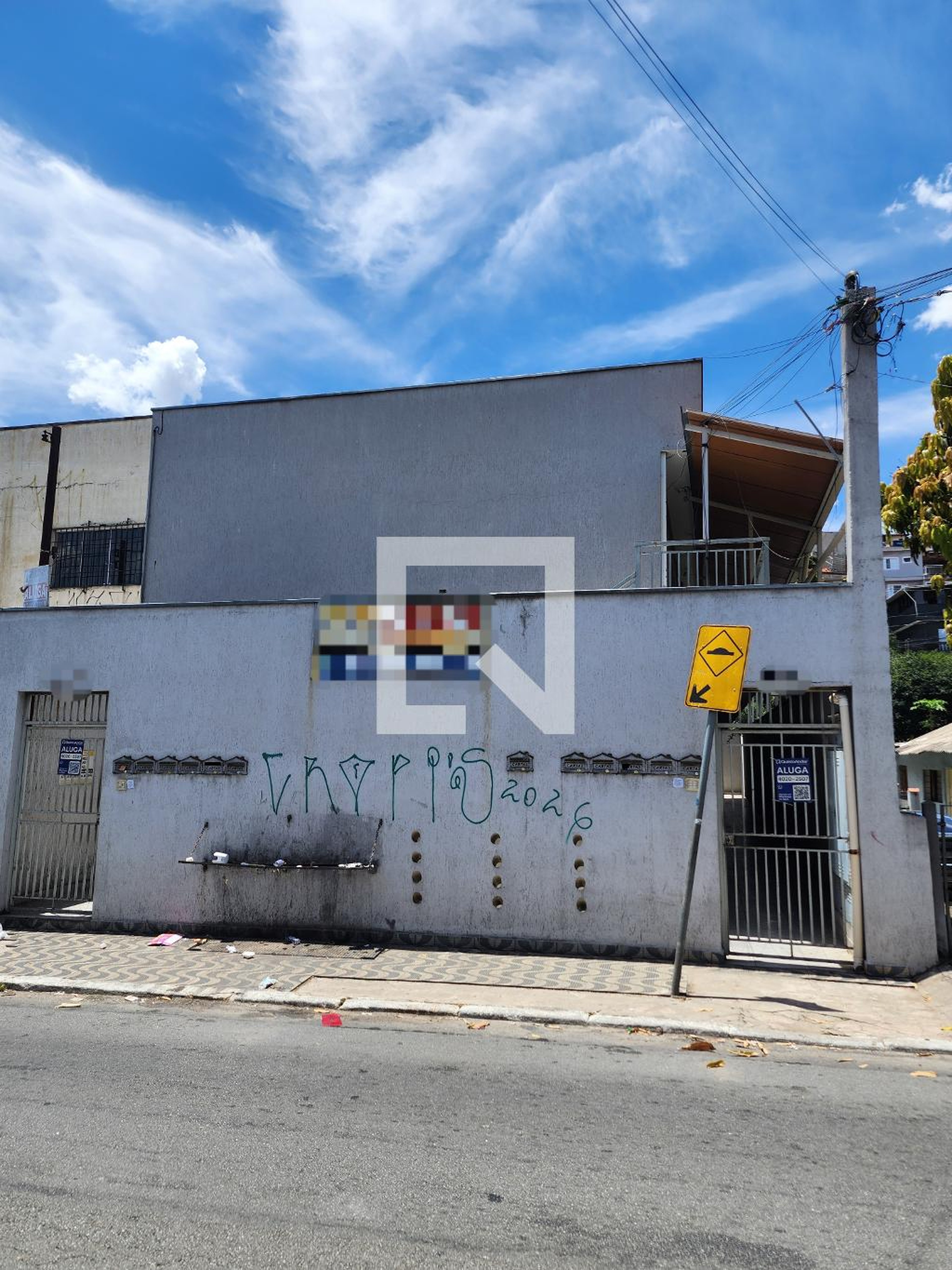 Fachada Condomínio em Rua Flor de Ouro, 384