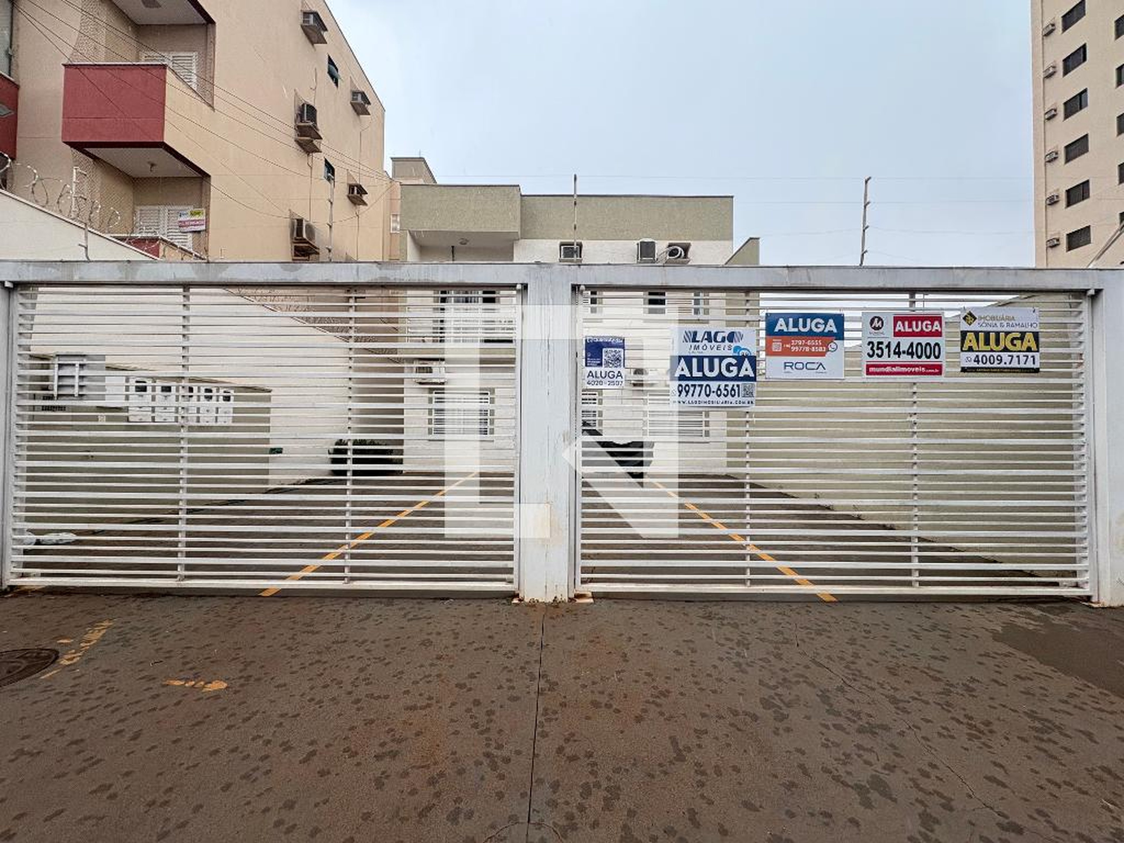 Fachada Condomínio em Rua Augusto Domingos Pereira, 110