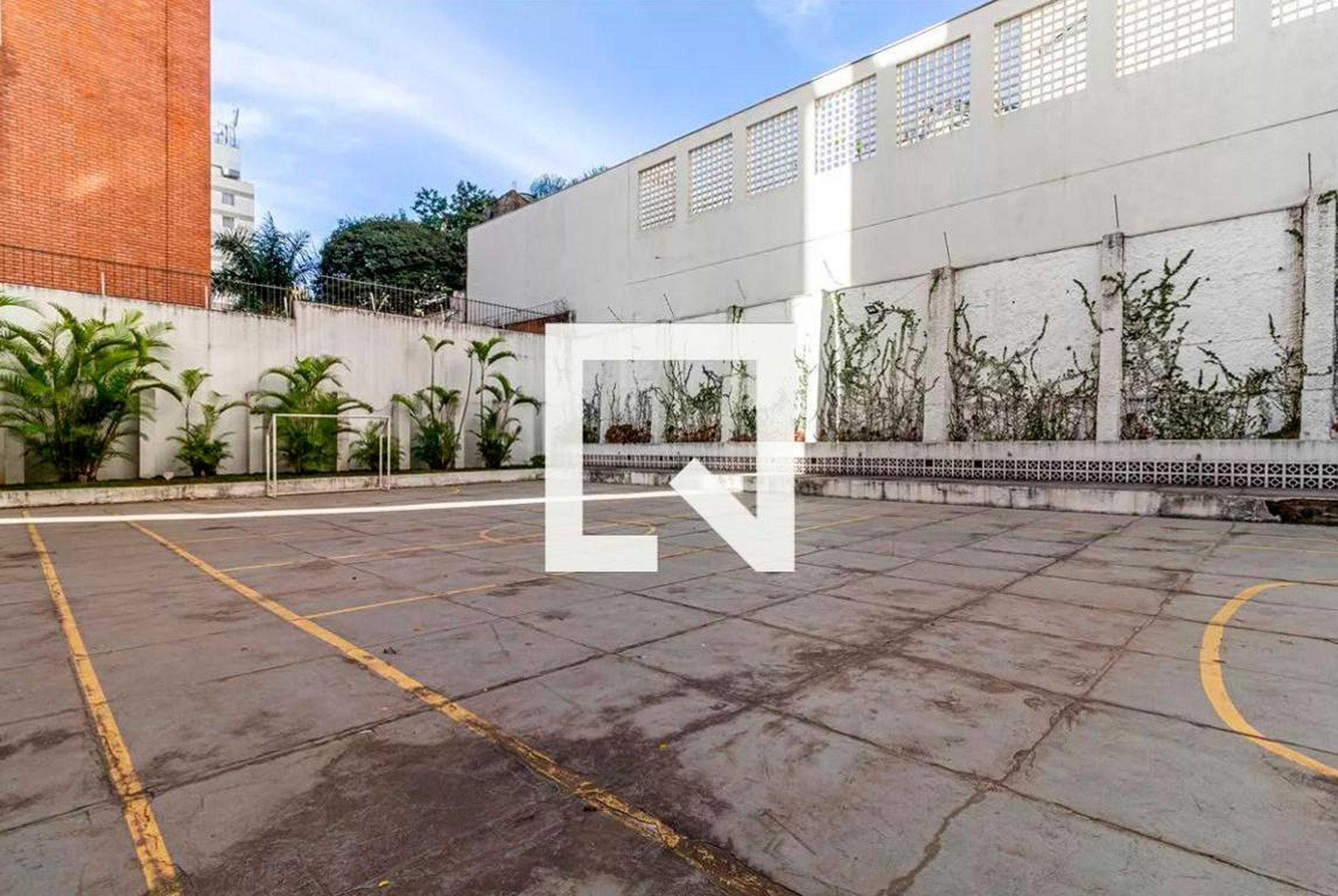 Quadra Esportiva - Ilha de Córsega