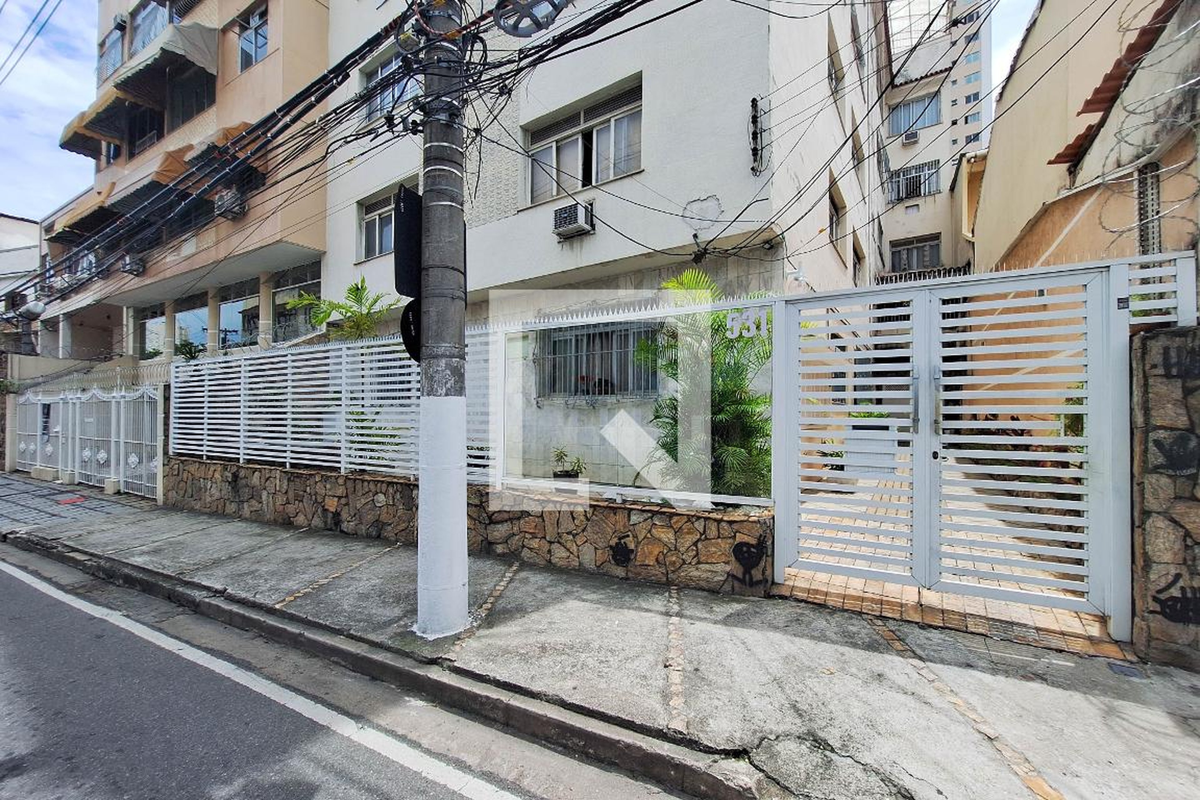 Fachada Condomínio em Rua Jornalista Irineu Marinho, 531