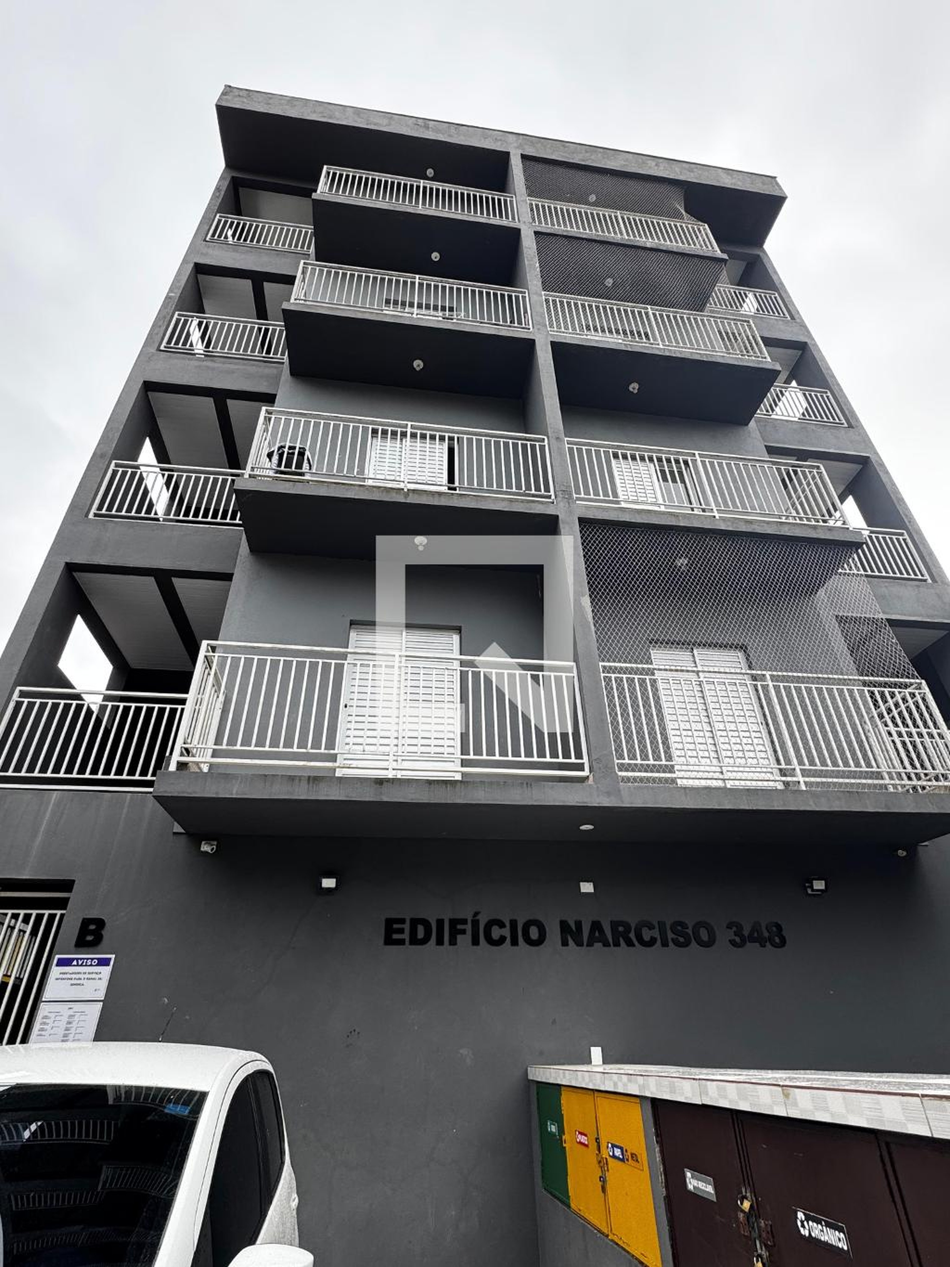 Fachada Condomínio em Rua Professor Zoé Pereira Beniamino, 348