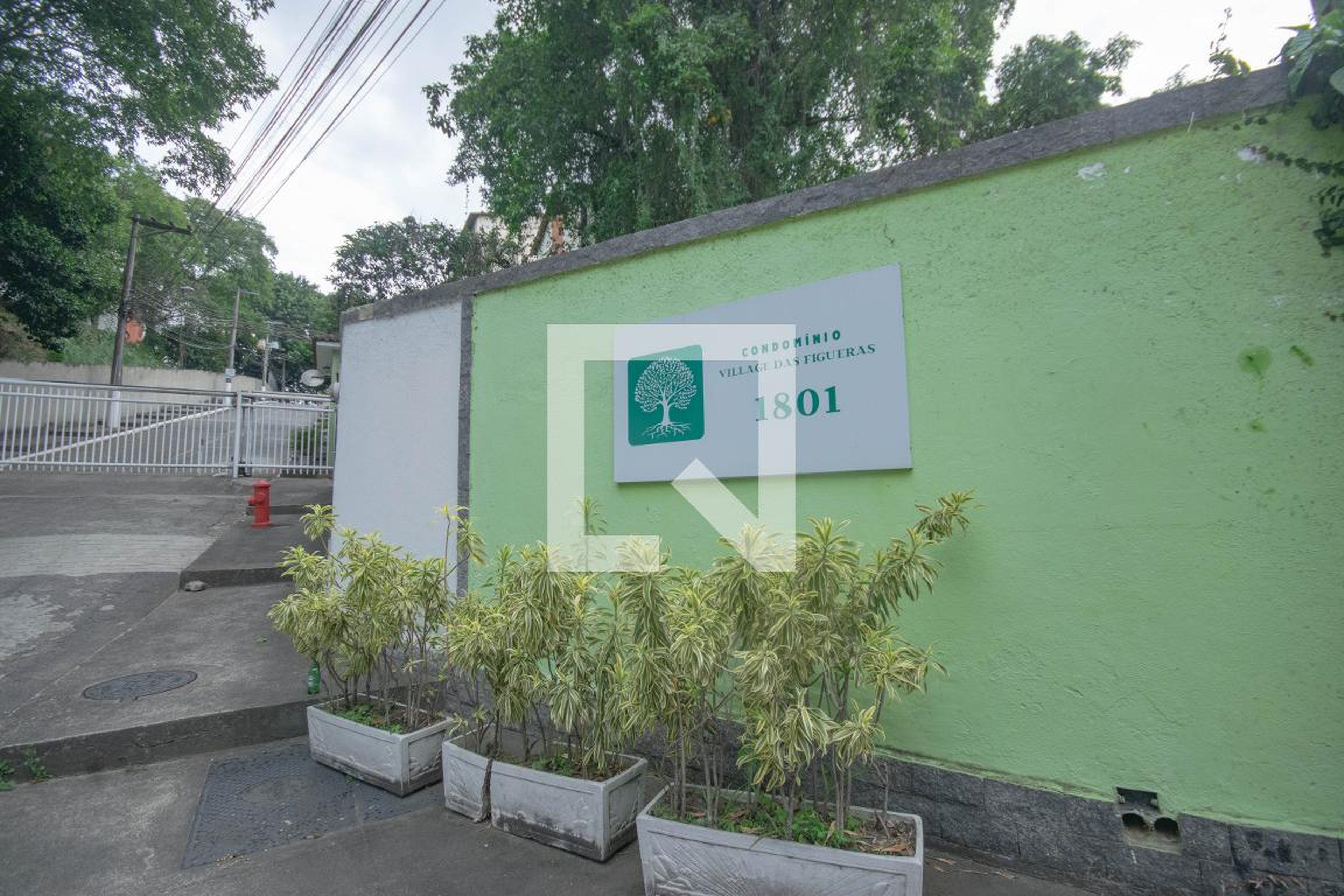 Fachada Condomínio Village das Figueiras