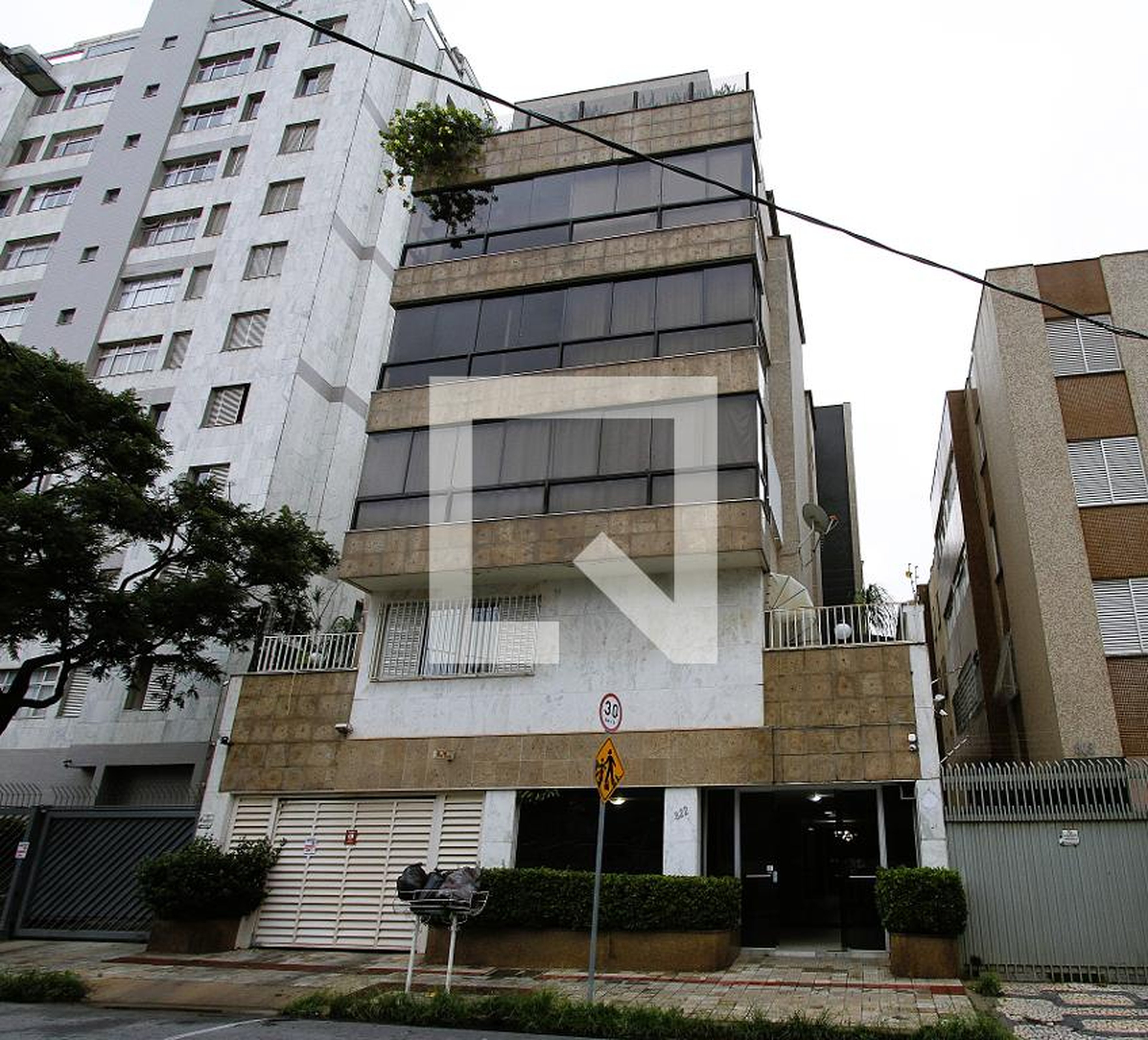 Fachada do Prédio Condomínio em Rua General Andrade Neves, 822