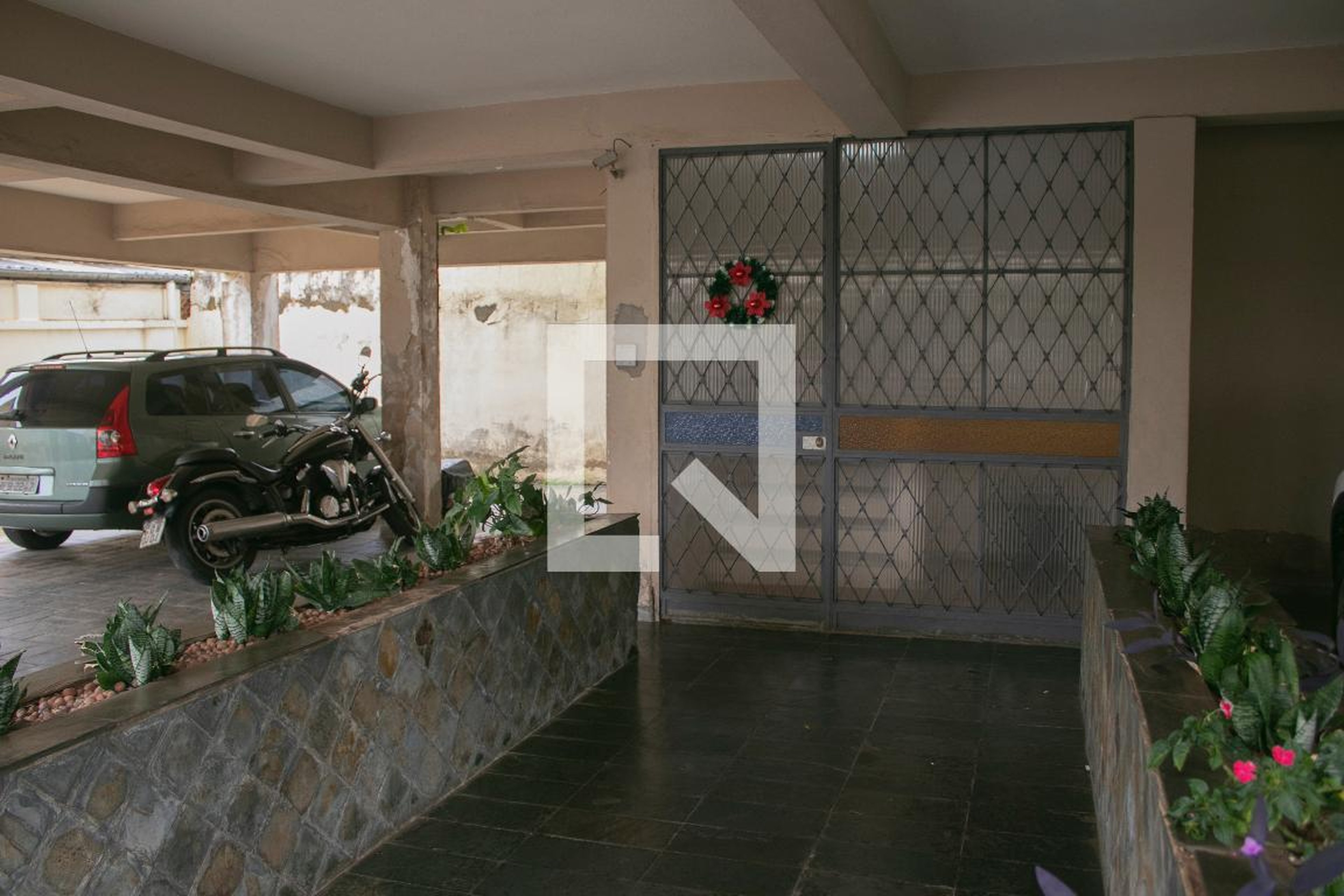 Hall de entrada Condomínio em Rua São Luiz, 700