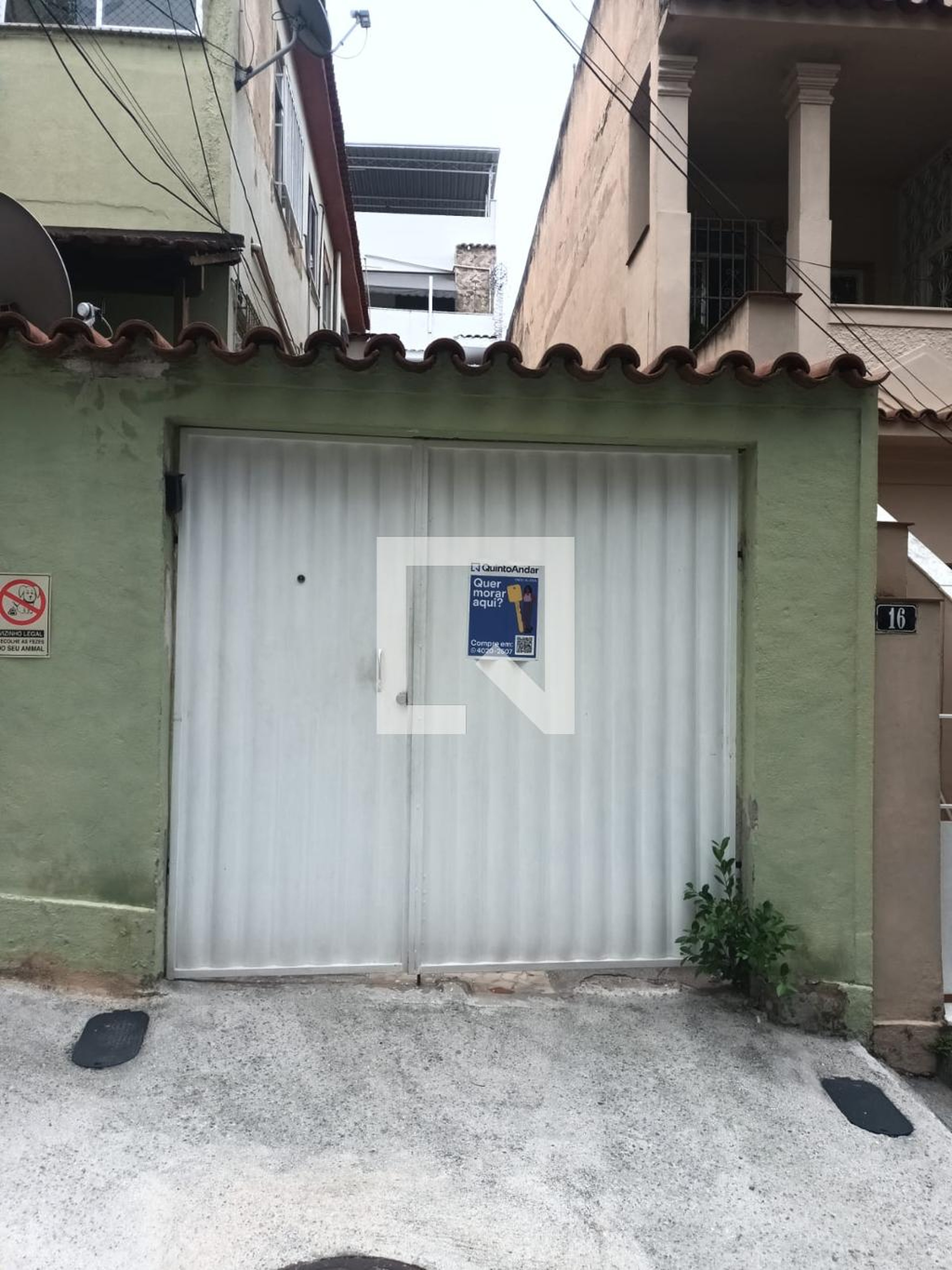 Fachada Condomínio em Rua Almirante Calheiros da Graça, 22