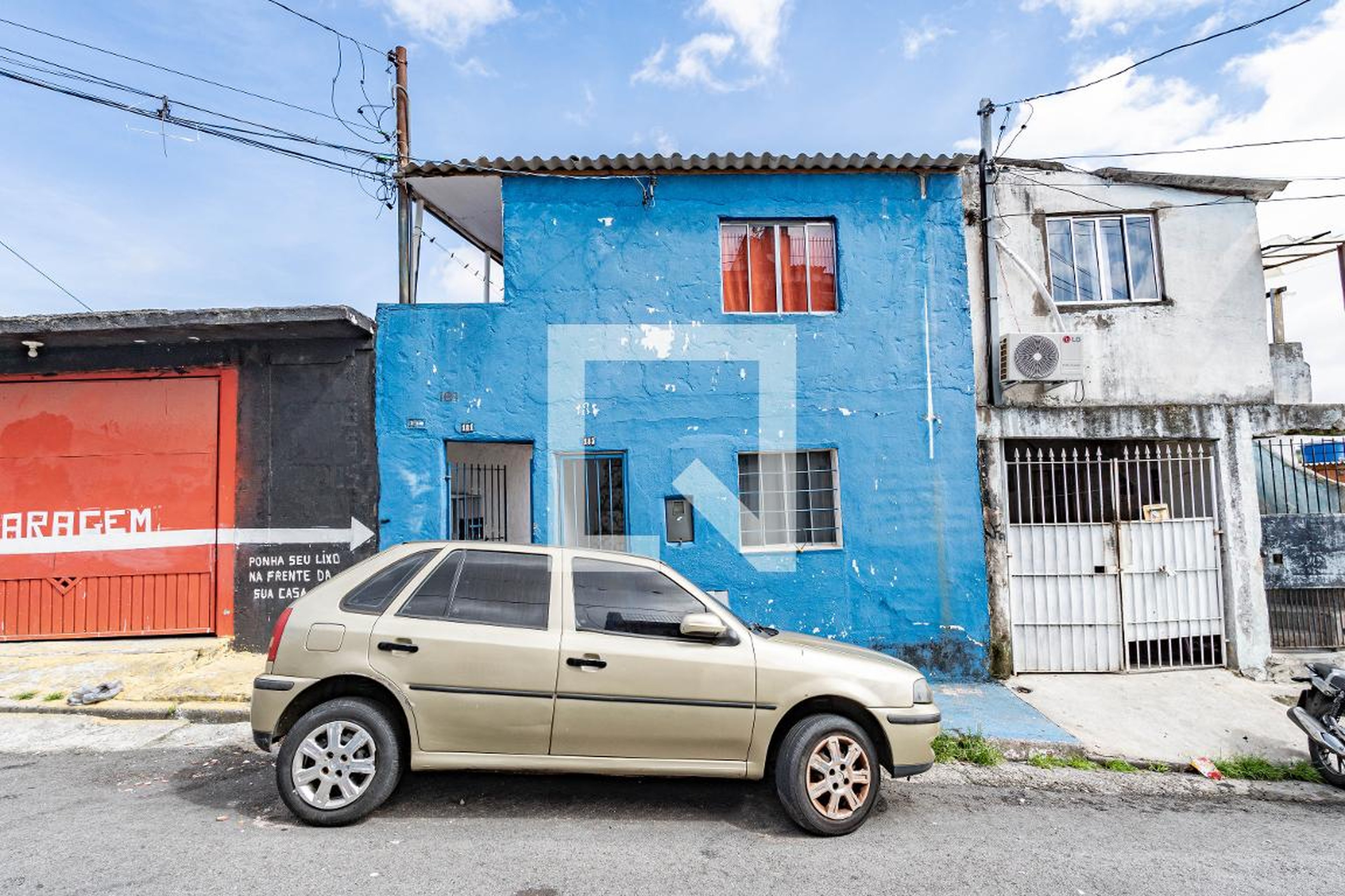 Fachada Condomínio em Rua Nelson Lins E Barros, 181