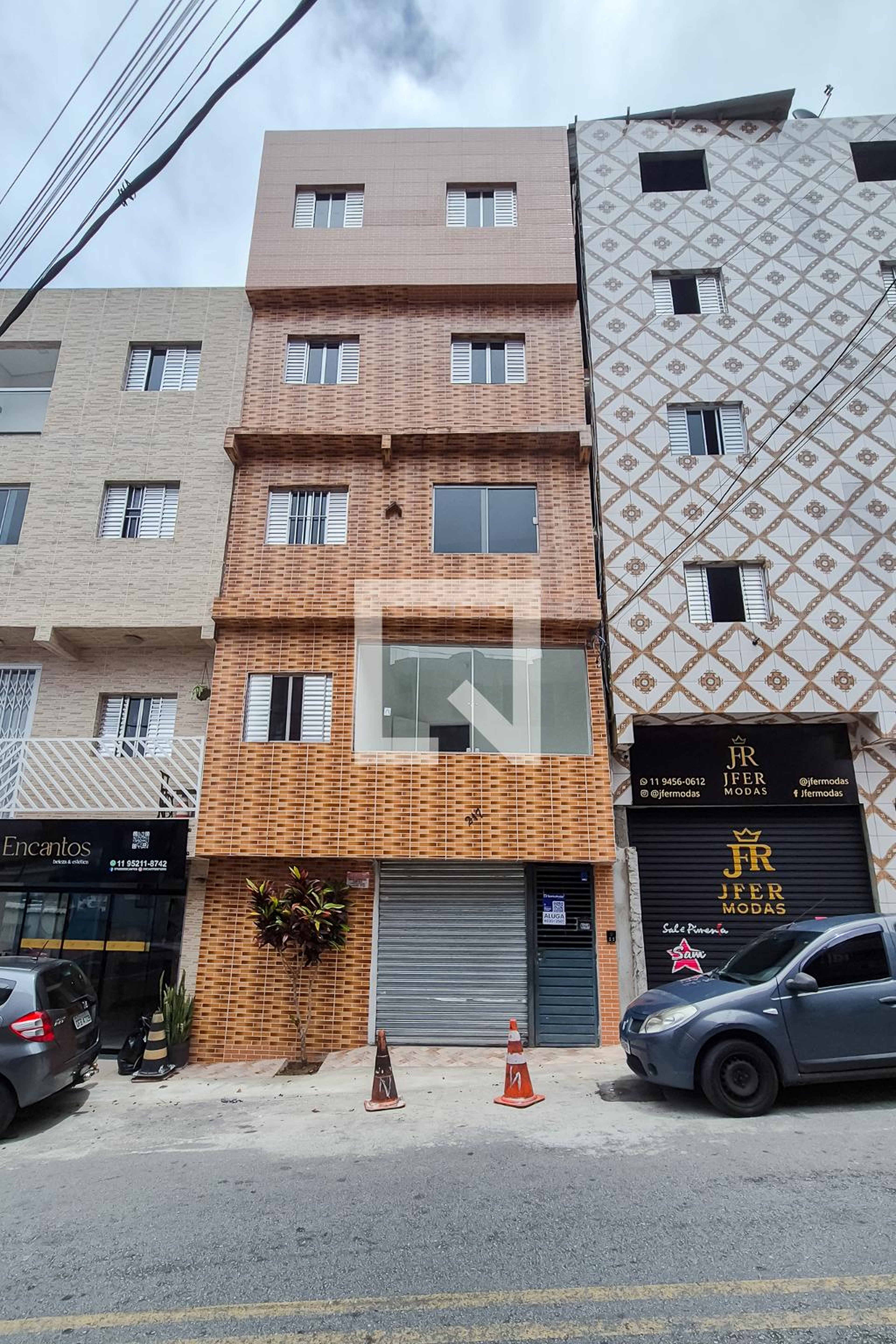 Fachada Condomínio em Rua Maria Eulália Barreto, 217