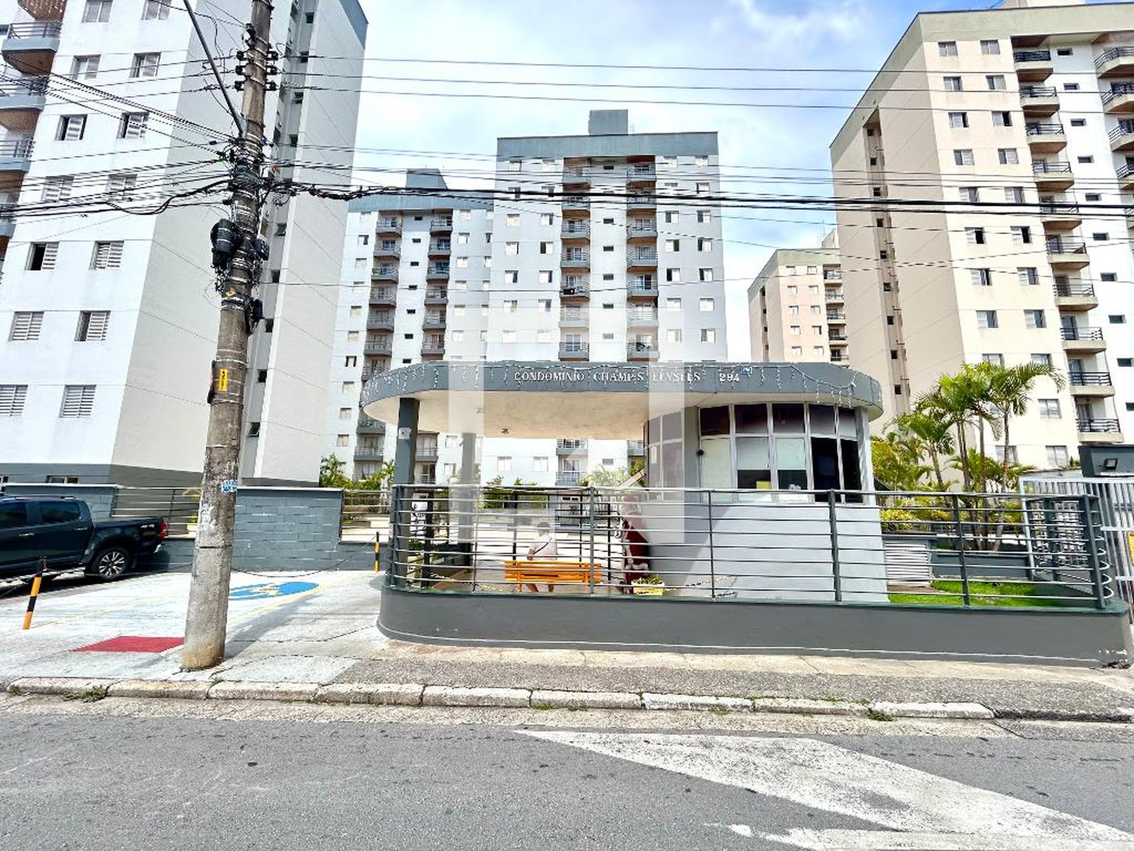 Fachada do Prédio Condomínio Champs Elysses