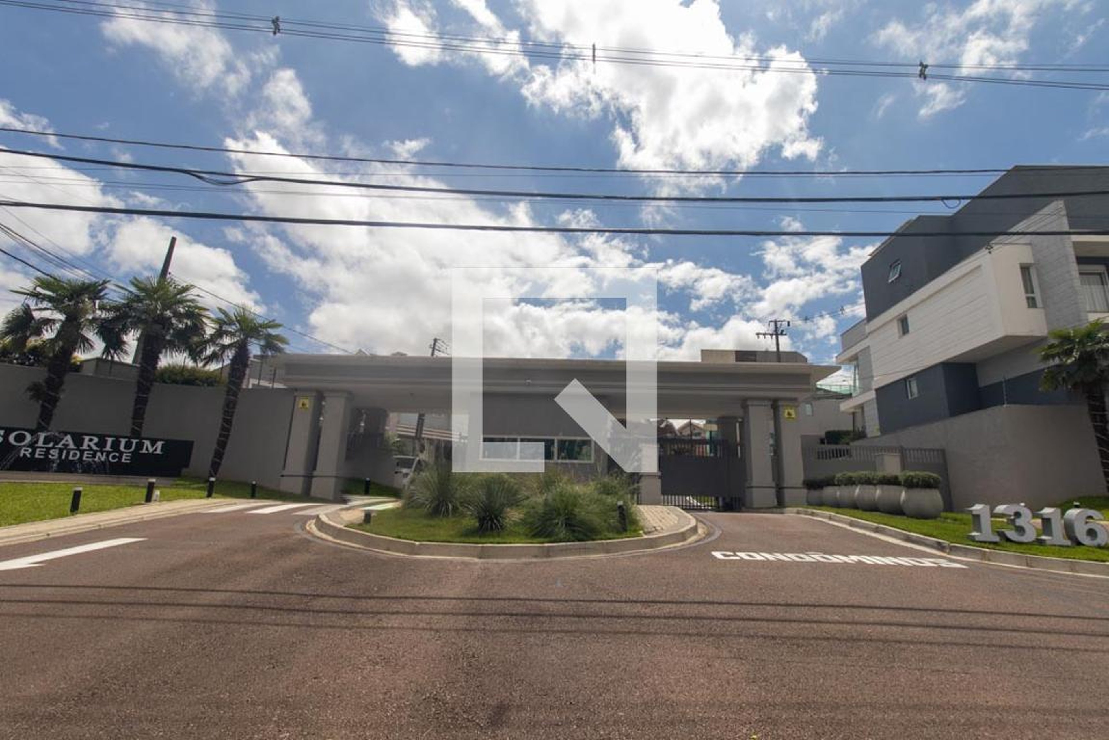 Fachada do Condomínio Condomínio em Rua Rezala Simão, 1316