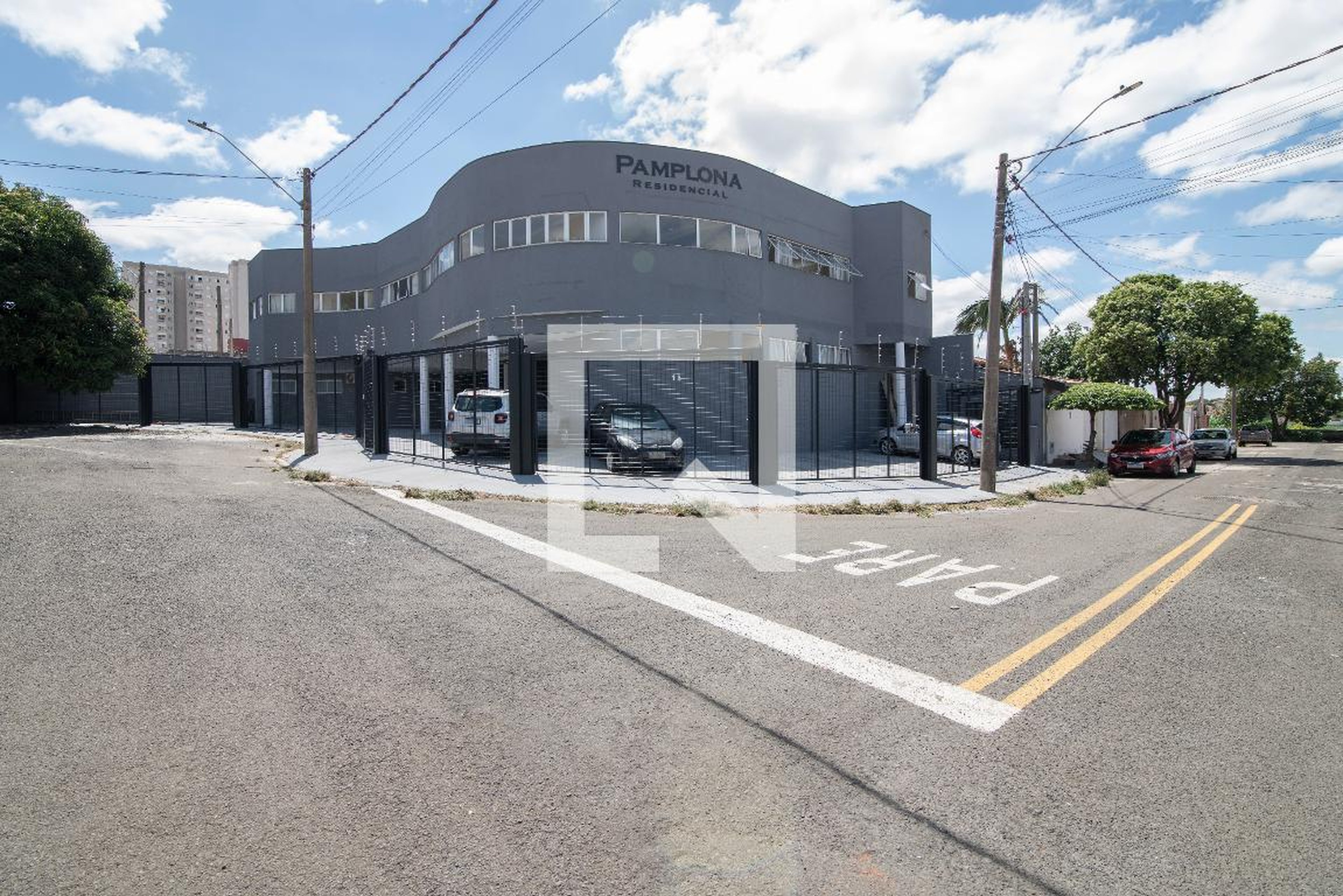 Fachada Condomínio em Travessa Mirante, 15