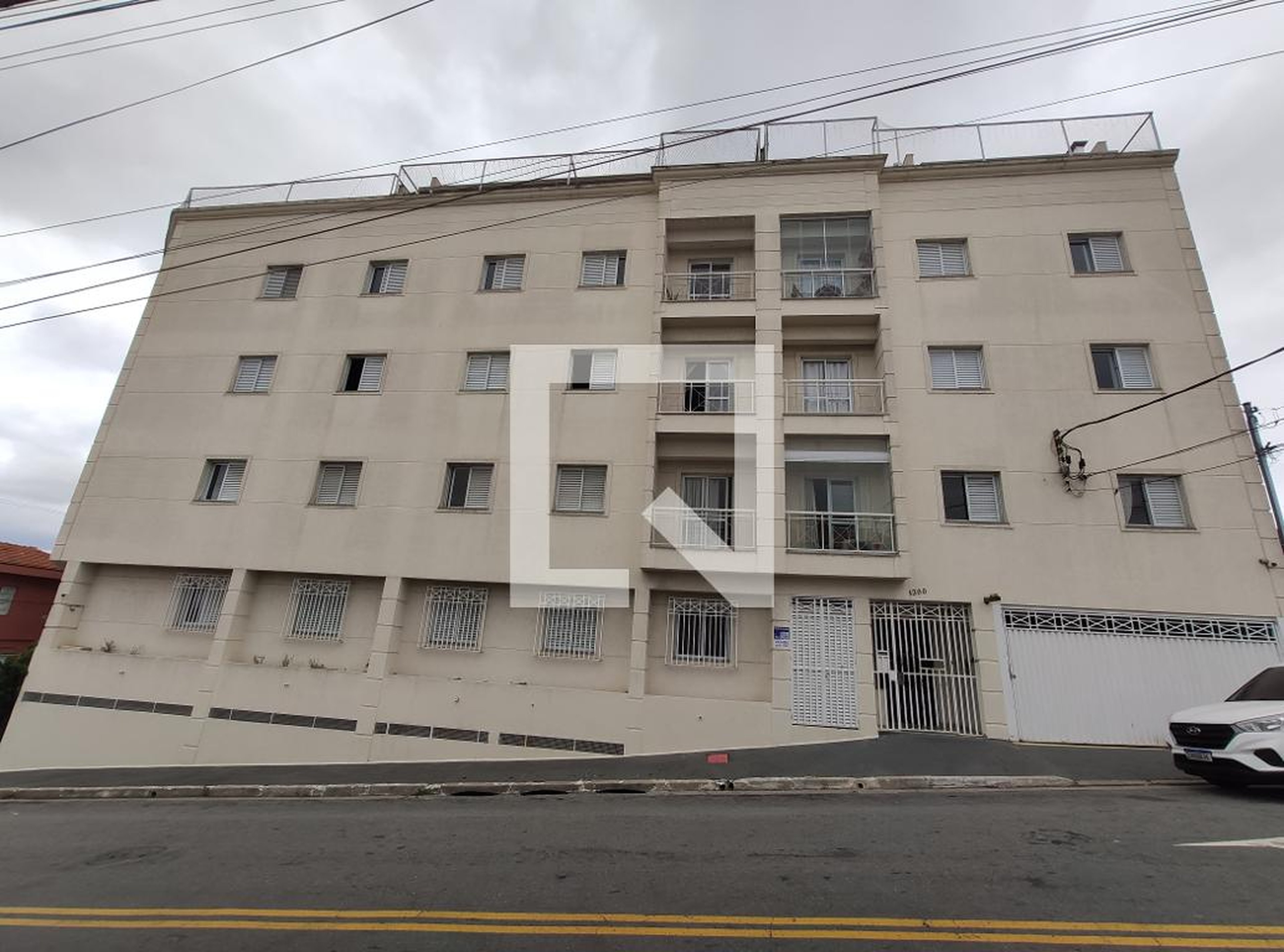 Fachada Condomínio em Rua Manoel Augusto Ferreirinha, 1300