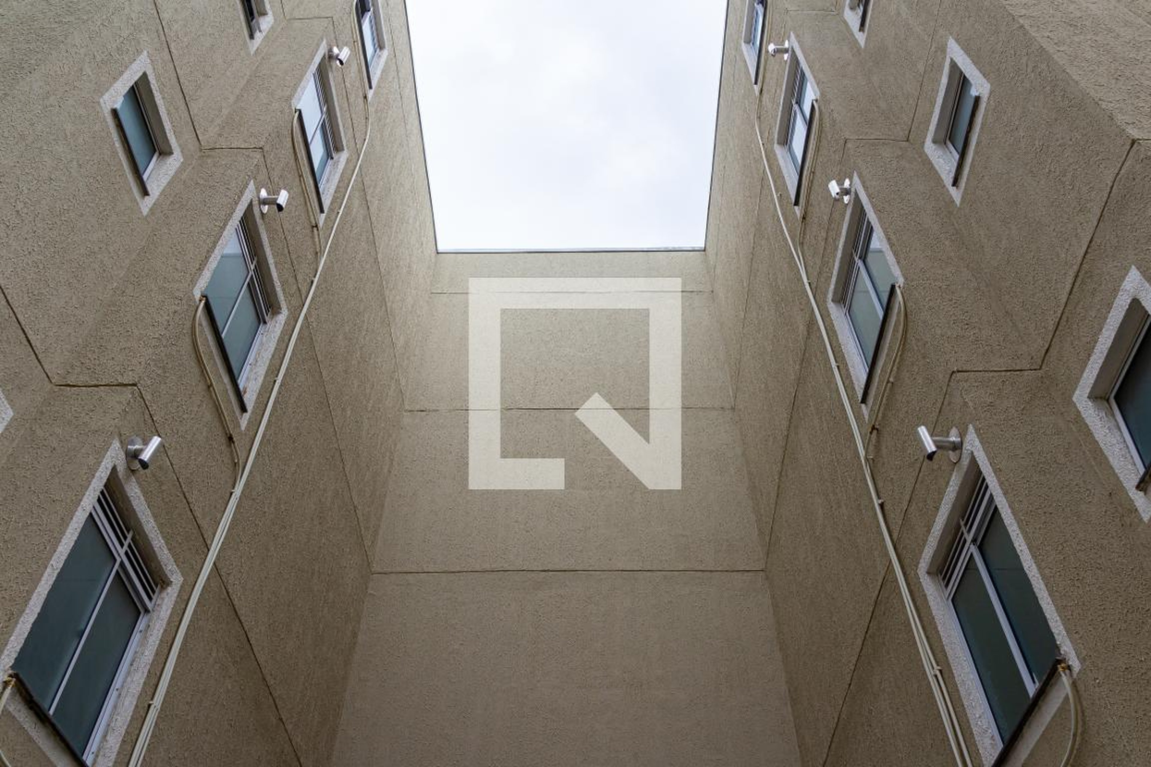 Fachada do Prédio Condomínio em Rua Aloés, 251