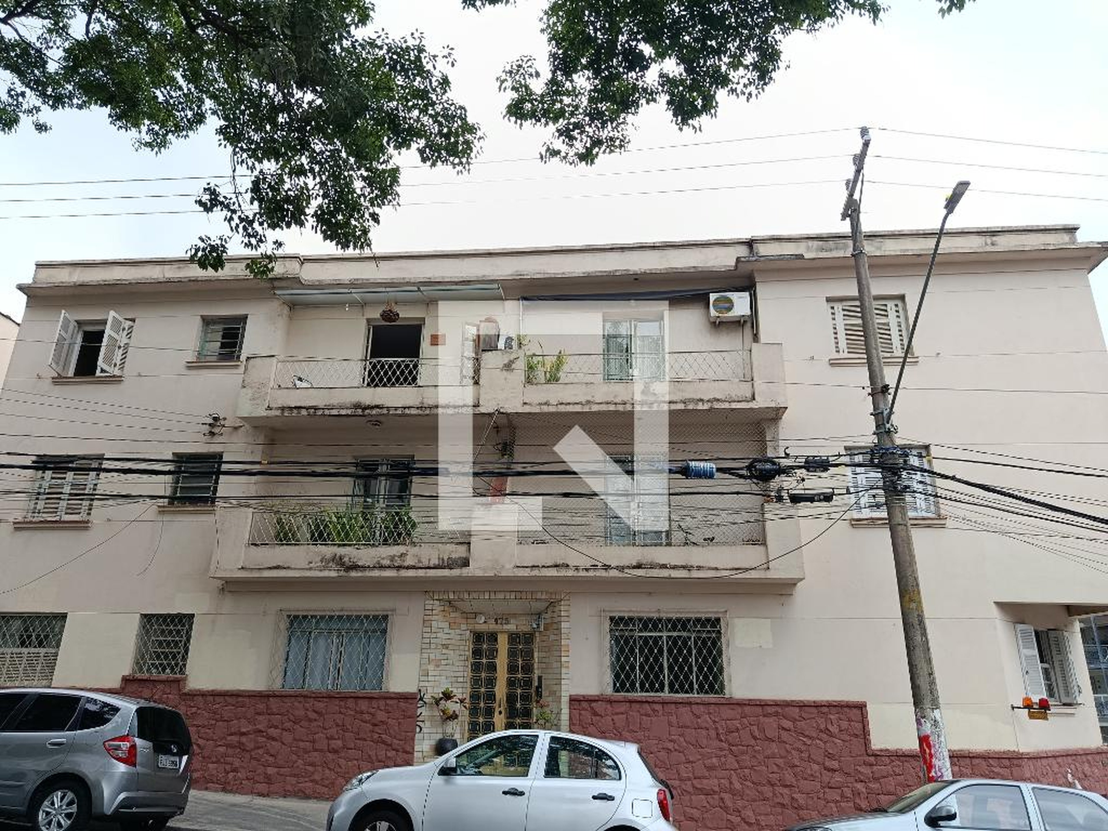 Fachada Condomínio em Rua Cajaíba, 475