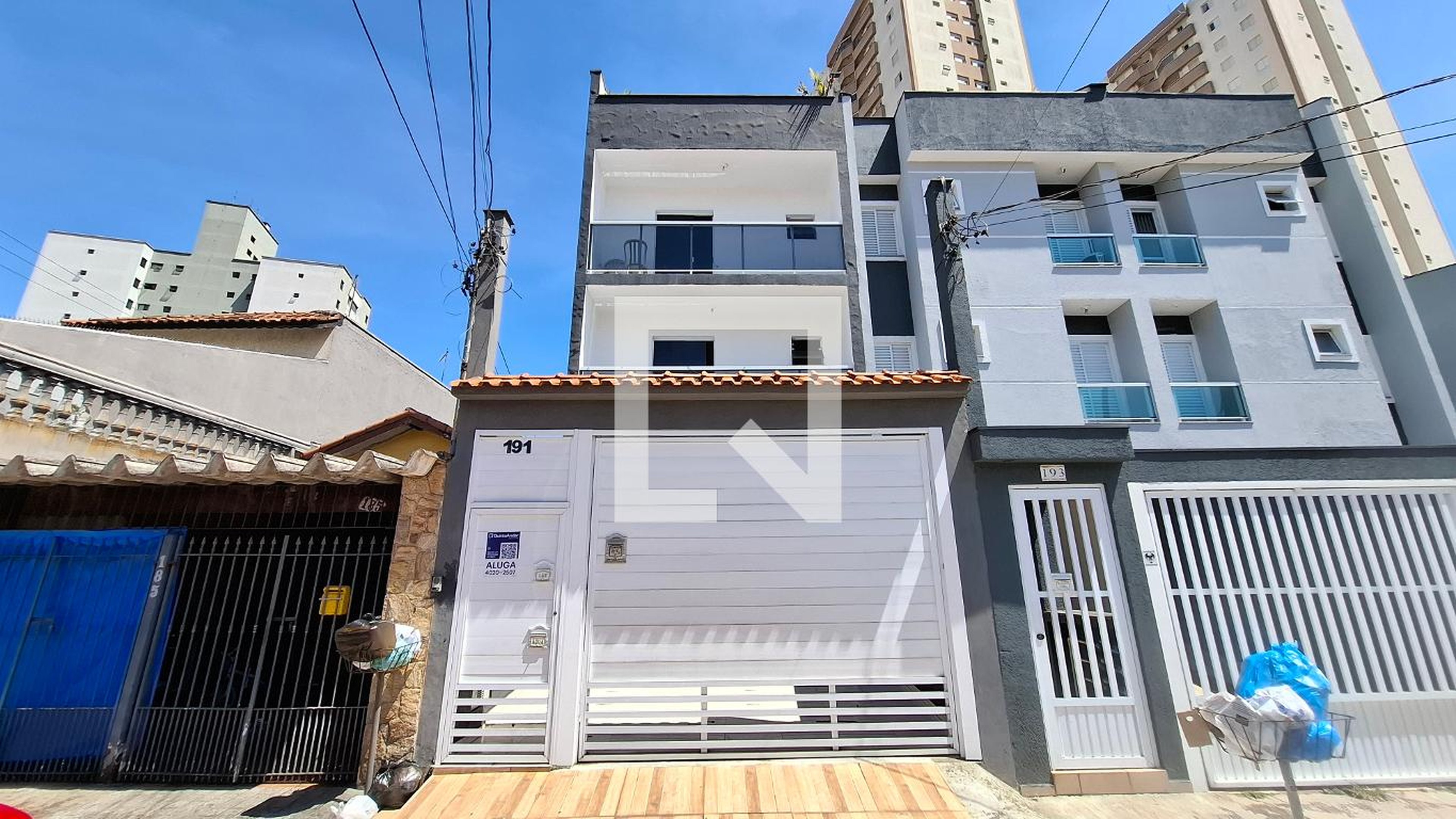 Fachada Condomínio em Rua Alencastro, 191