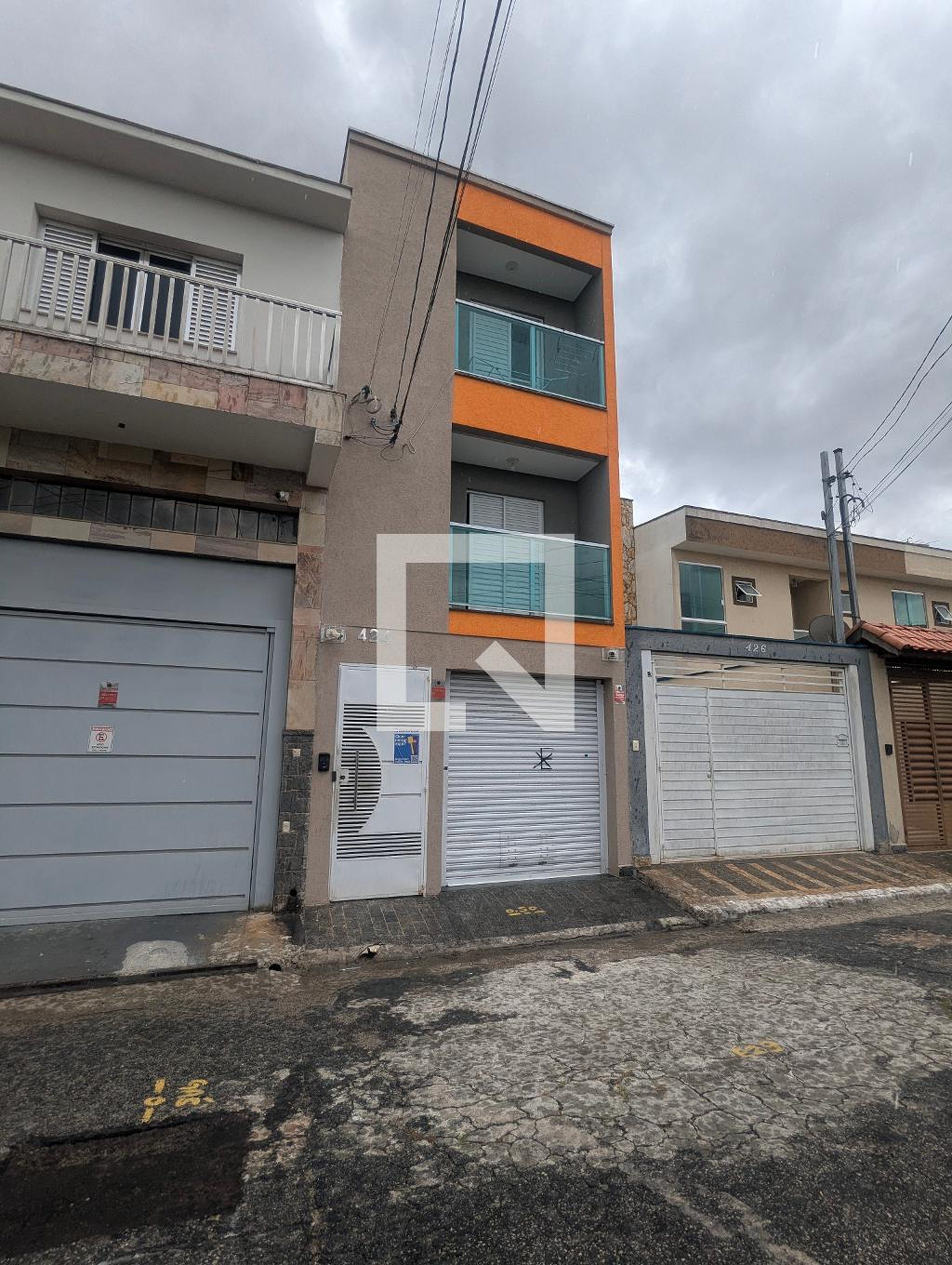 Fachada Condomínio em Rua Fernandes Portalegre, 424