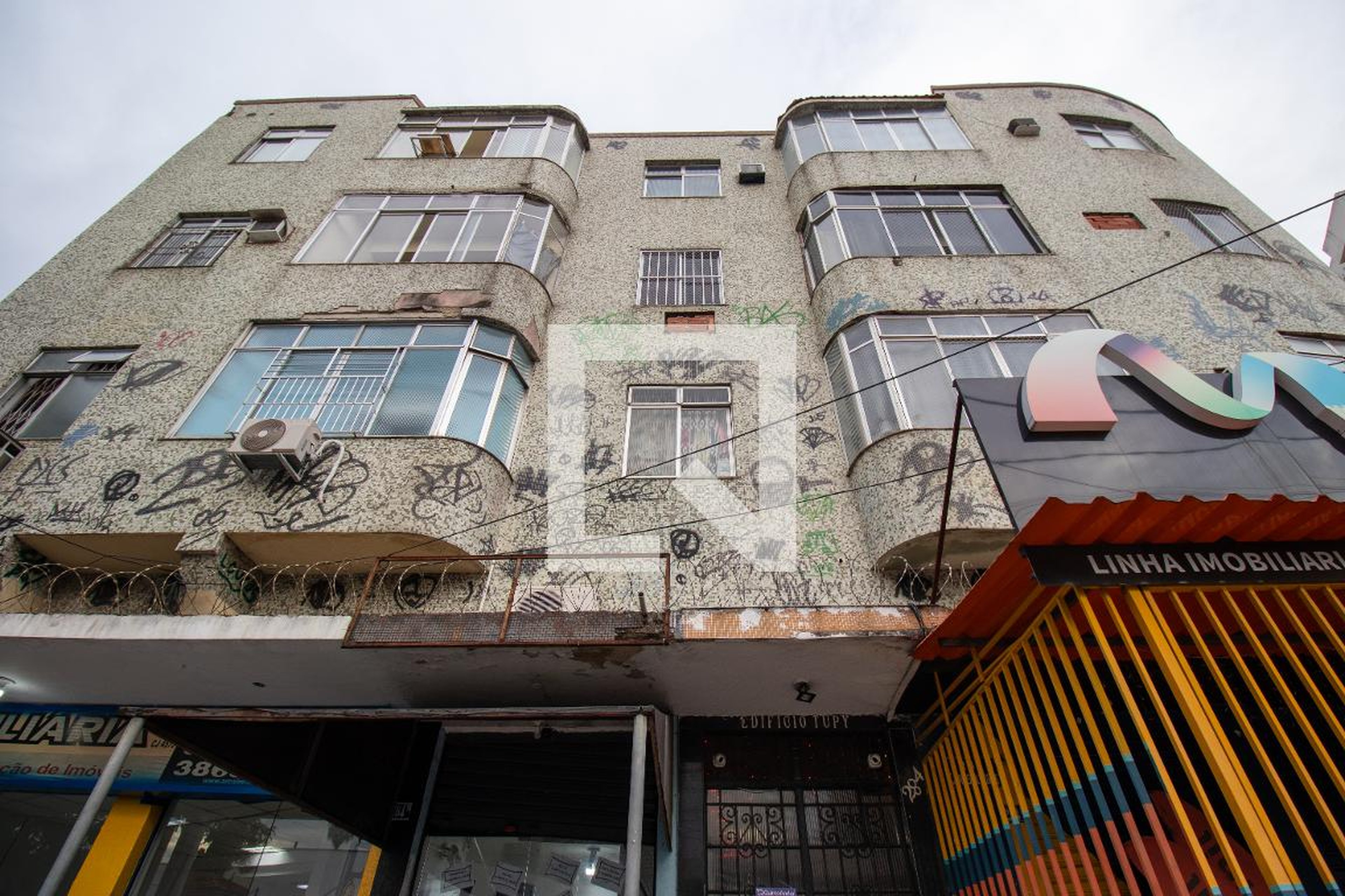 Fachada Condomínio em Rua Cardoso de Morais, 284