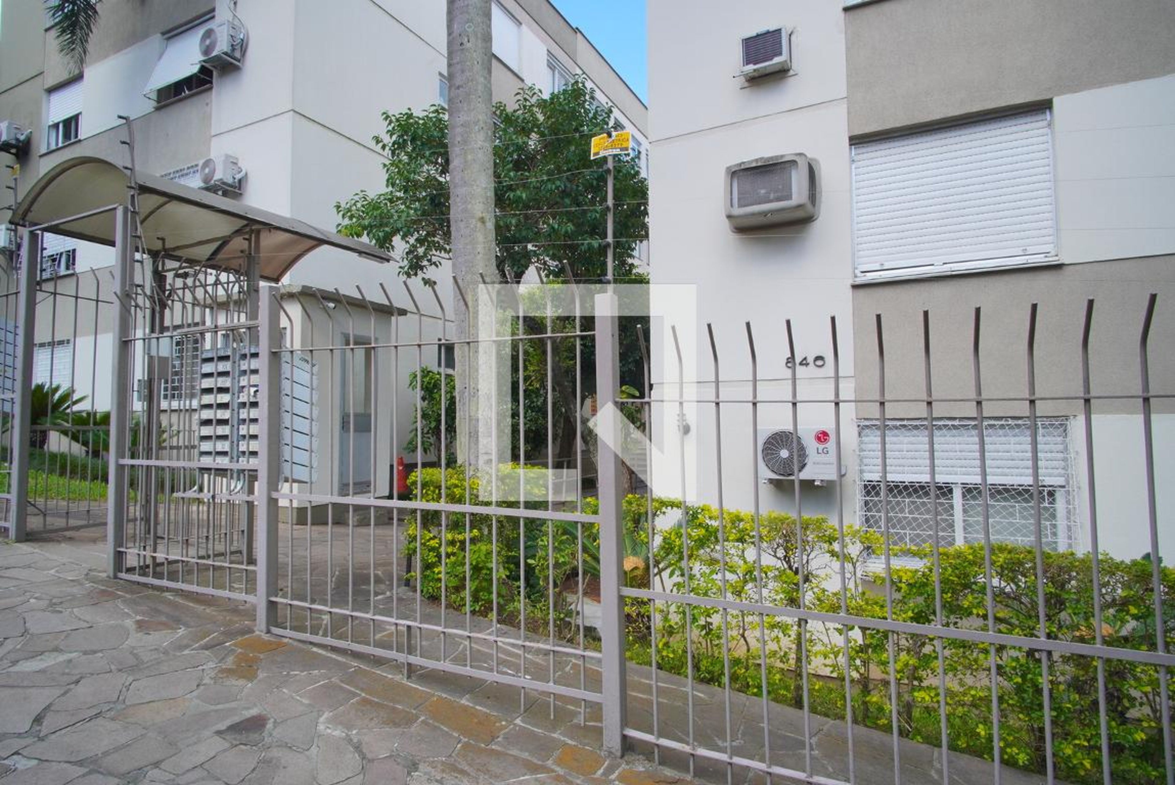 Fachada Condomínio em Rua São Simão, 846