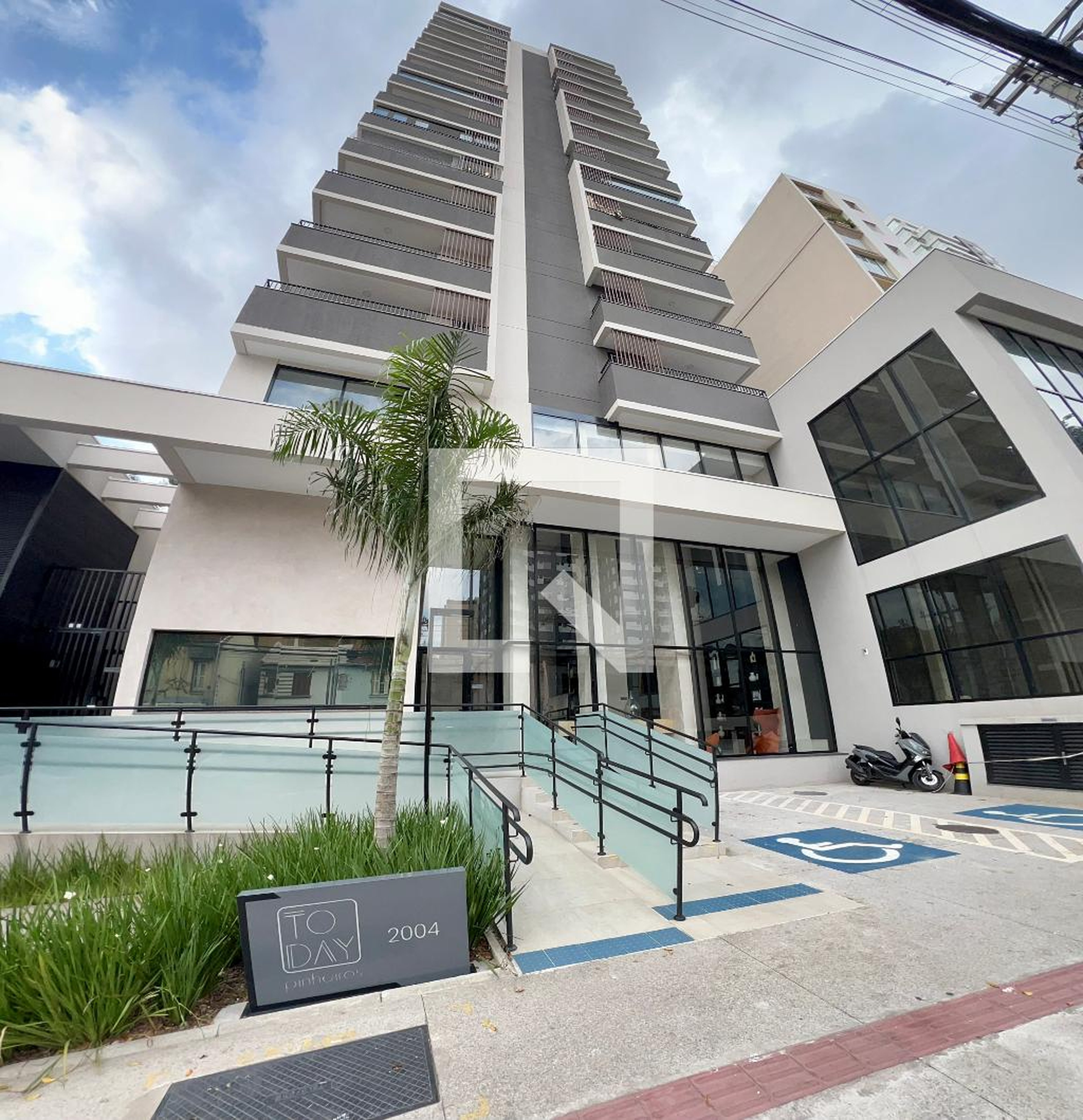 Fachada Condomínio Today Pinheiros