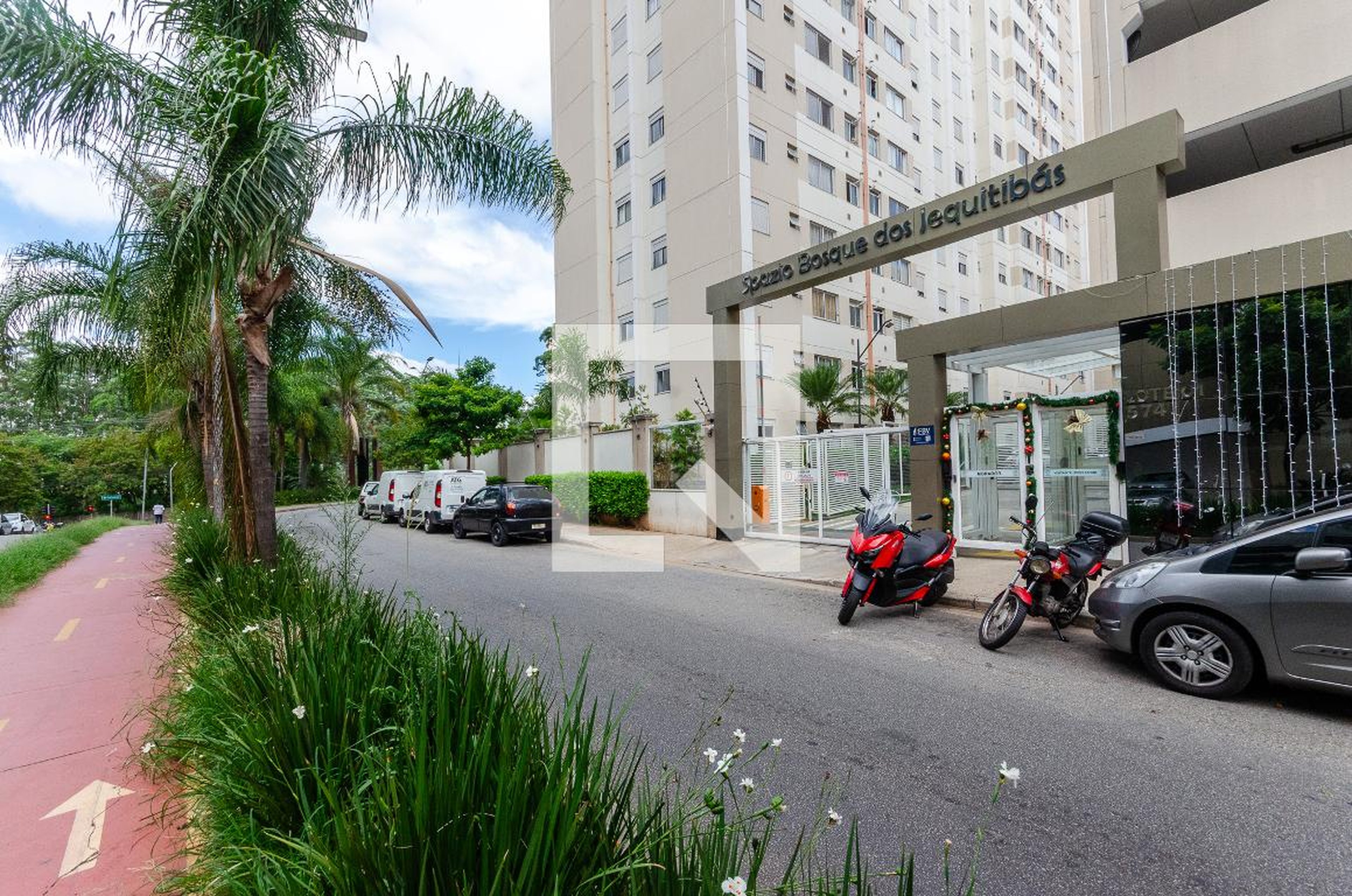 Fachada Condomínio Spazio Bosque dos Jequitibás