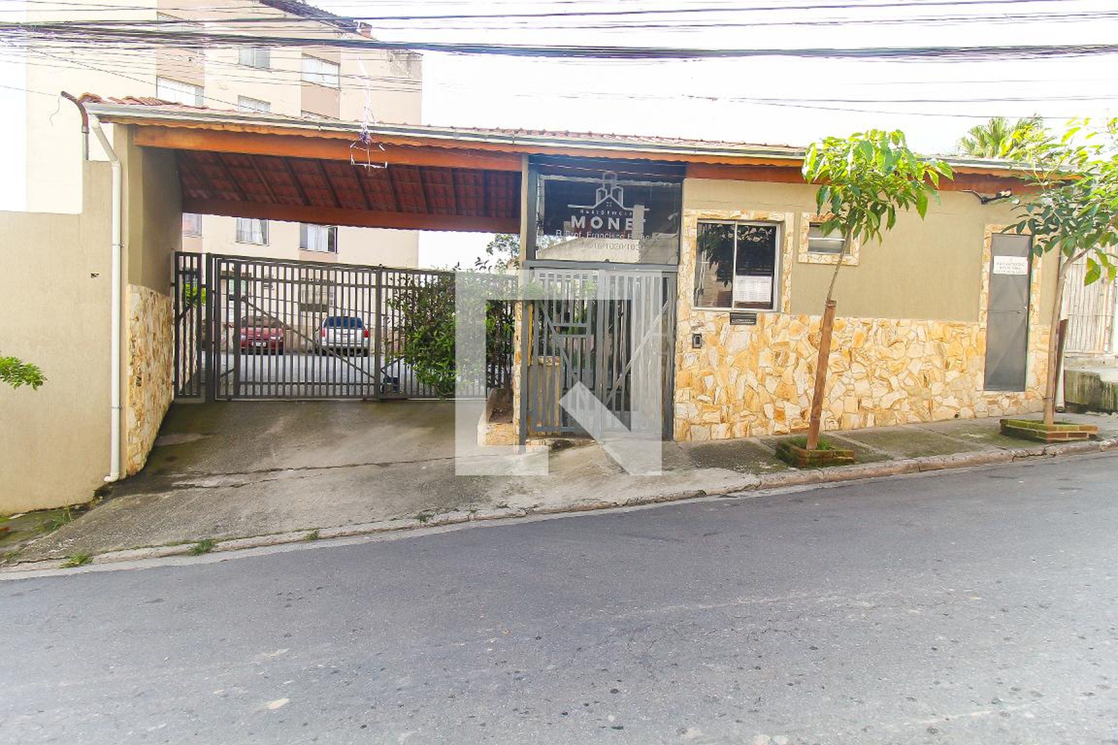 Fachada Condomínio em Rua Professor Francisco Pinheiro, 1030