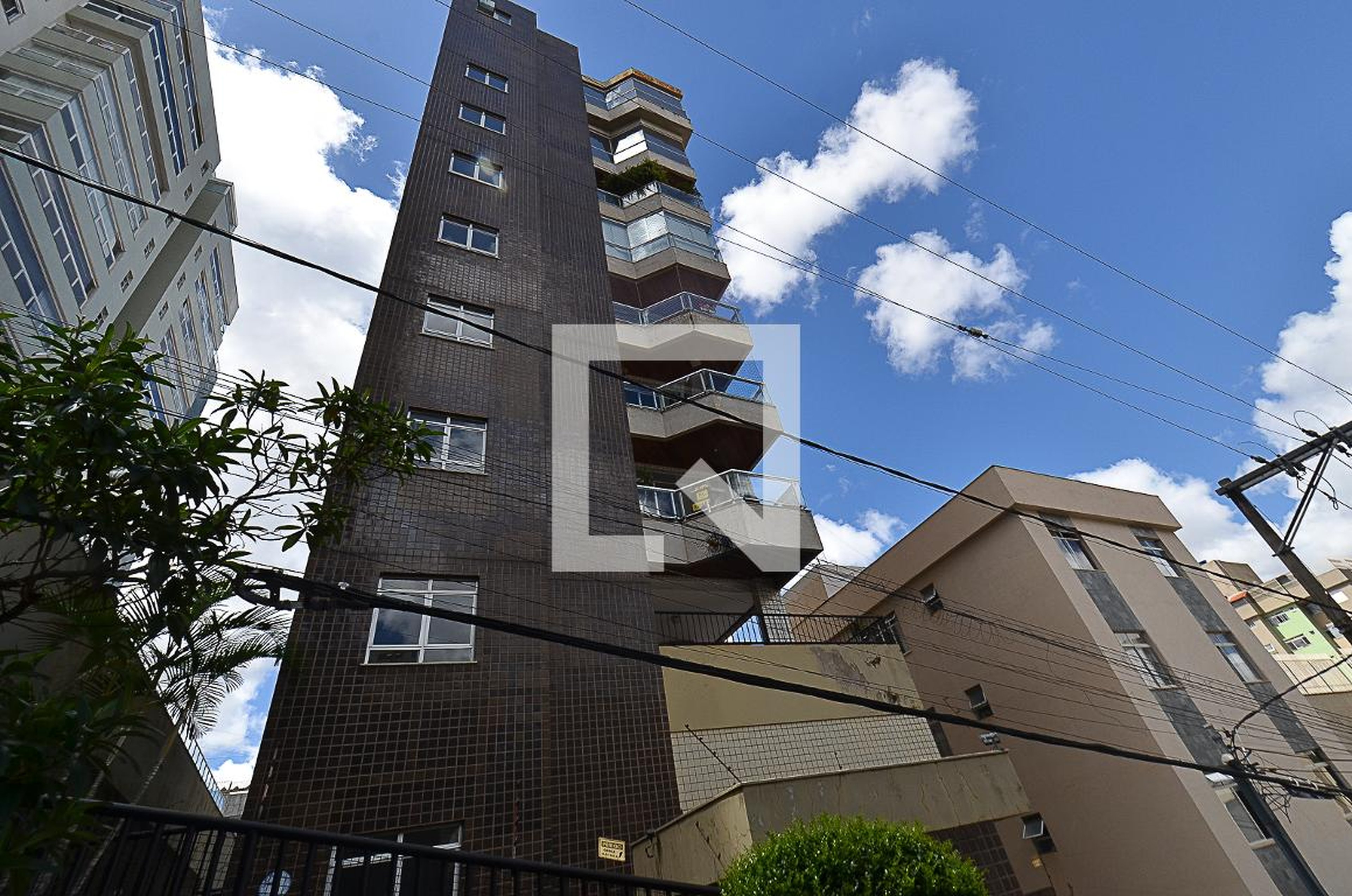 Fachada Condomínio em Rua Professor Aníbal de Matos, 110