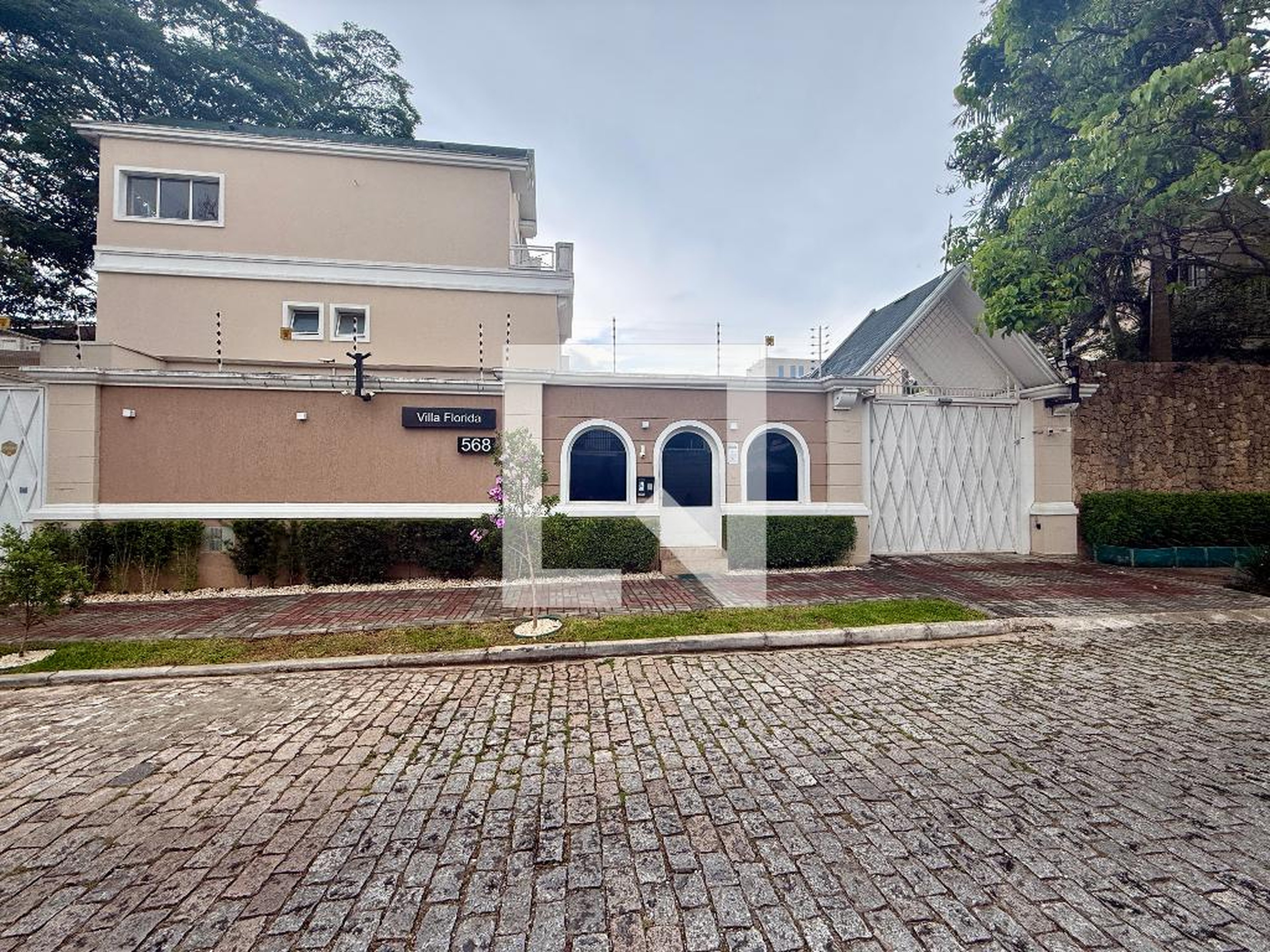 Fachada Residencial Villa Flórida