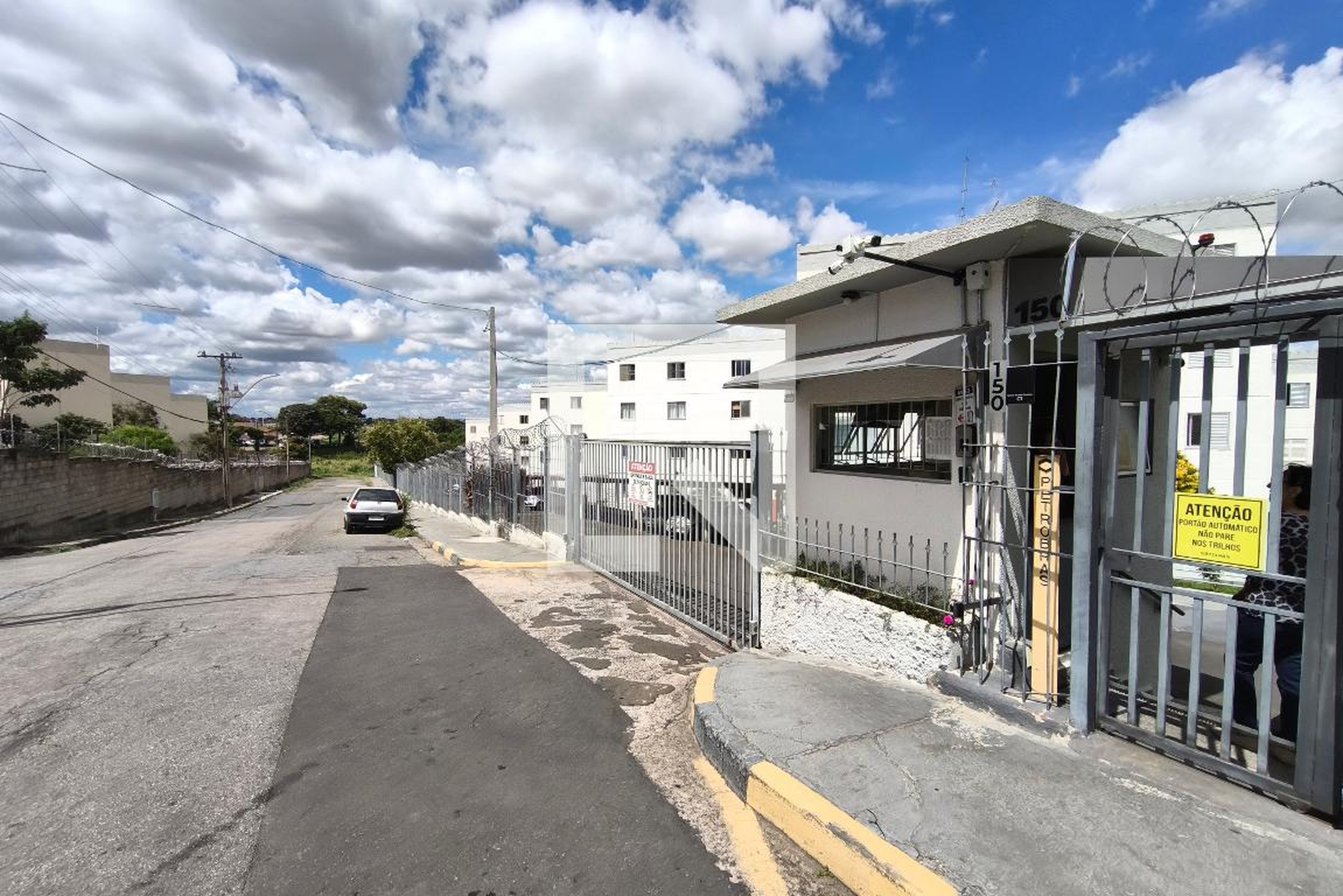 Fachada do Condomínio Condomínio Souza Queiroz