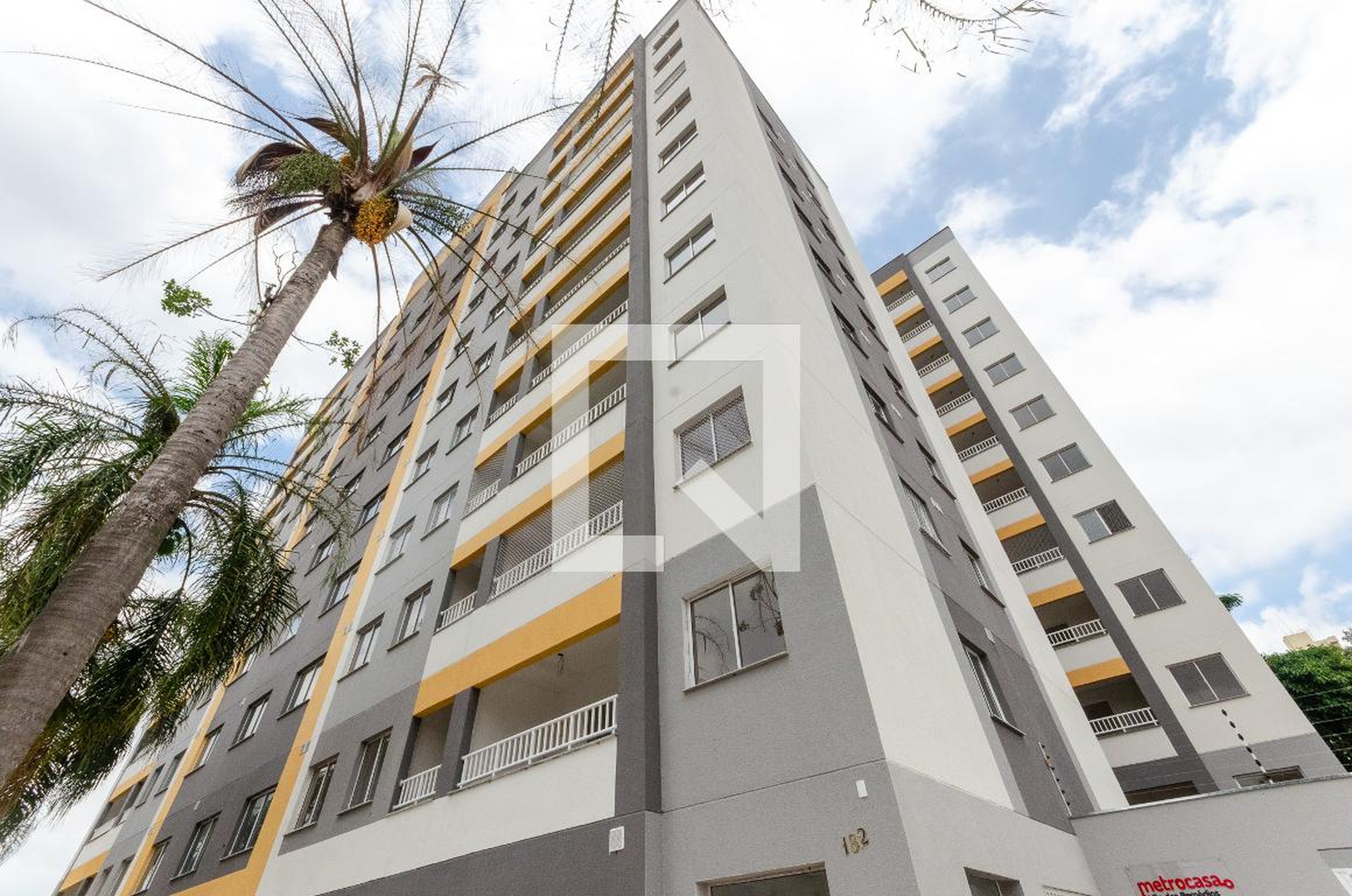 Fachada Condomínio Metrocasa Vila dos Remédios