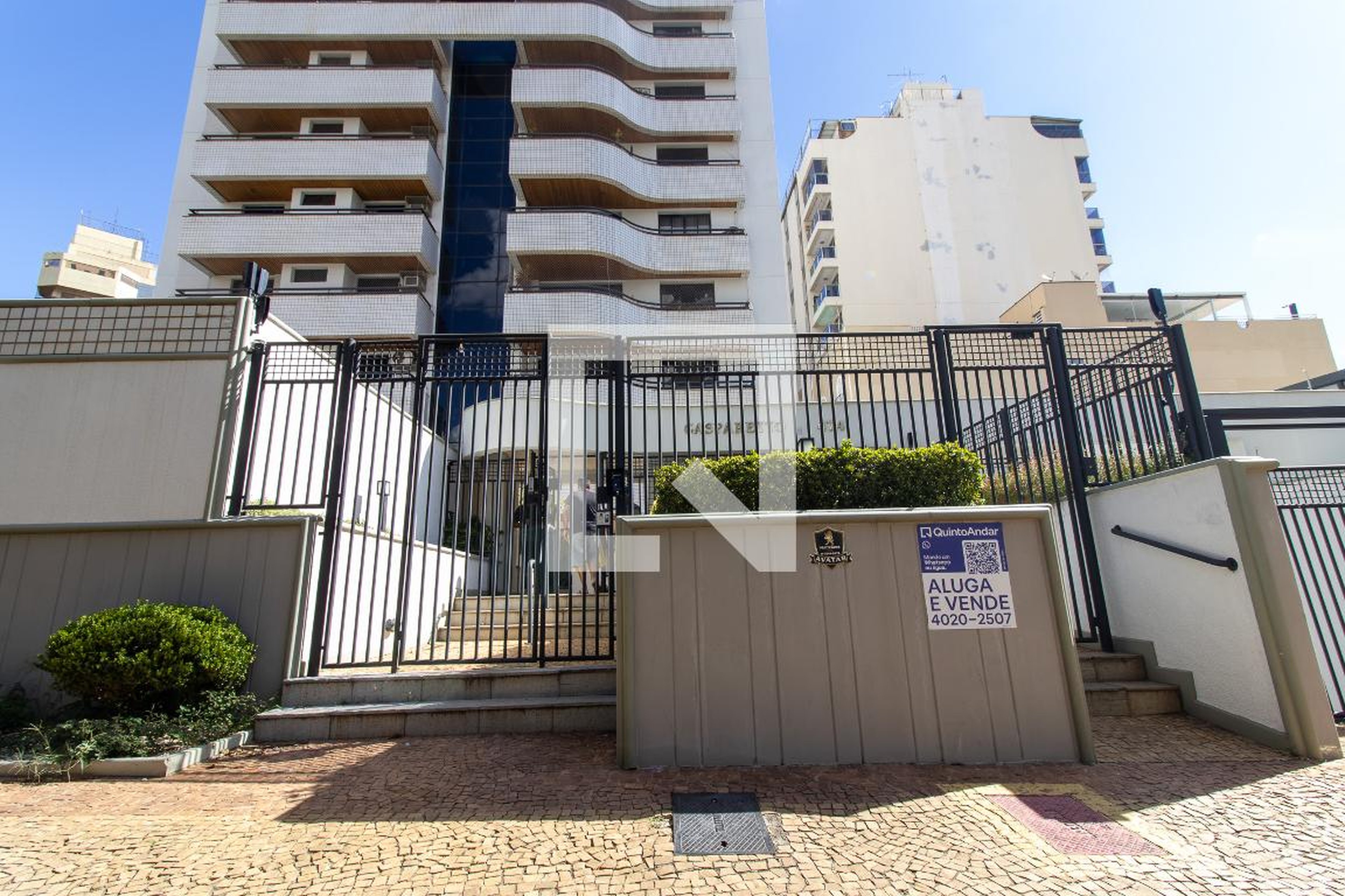 Fachada Condomínio em Rua Santa Cruz, 474