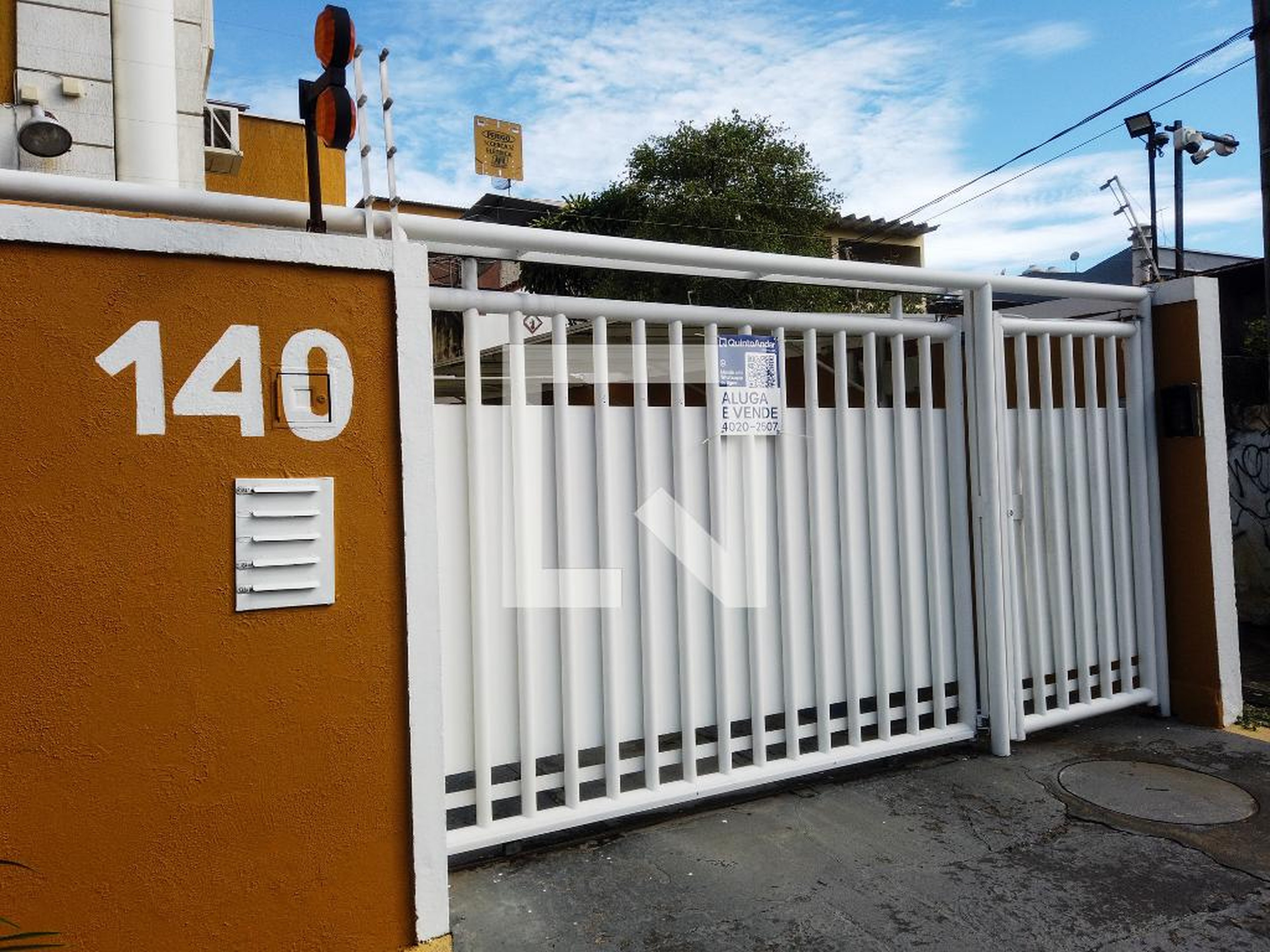 Fachada Condomínio Village Pouso Alto