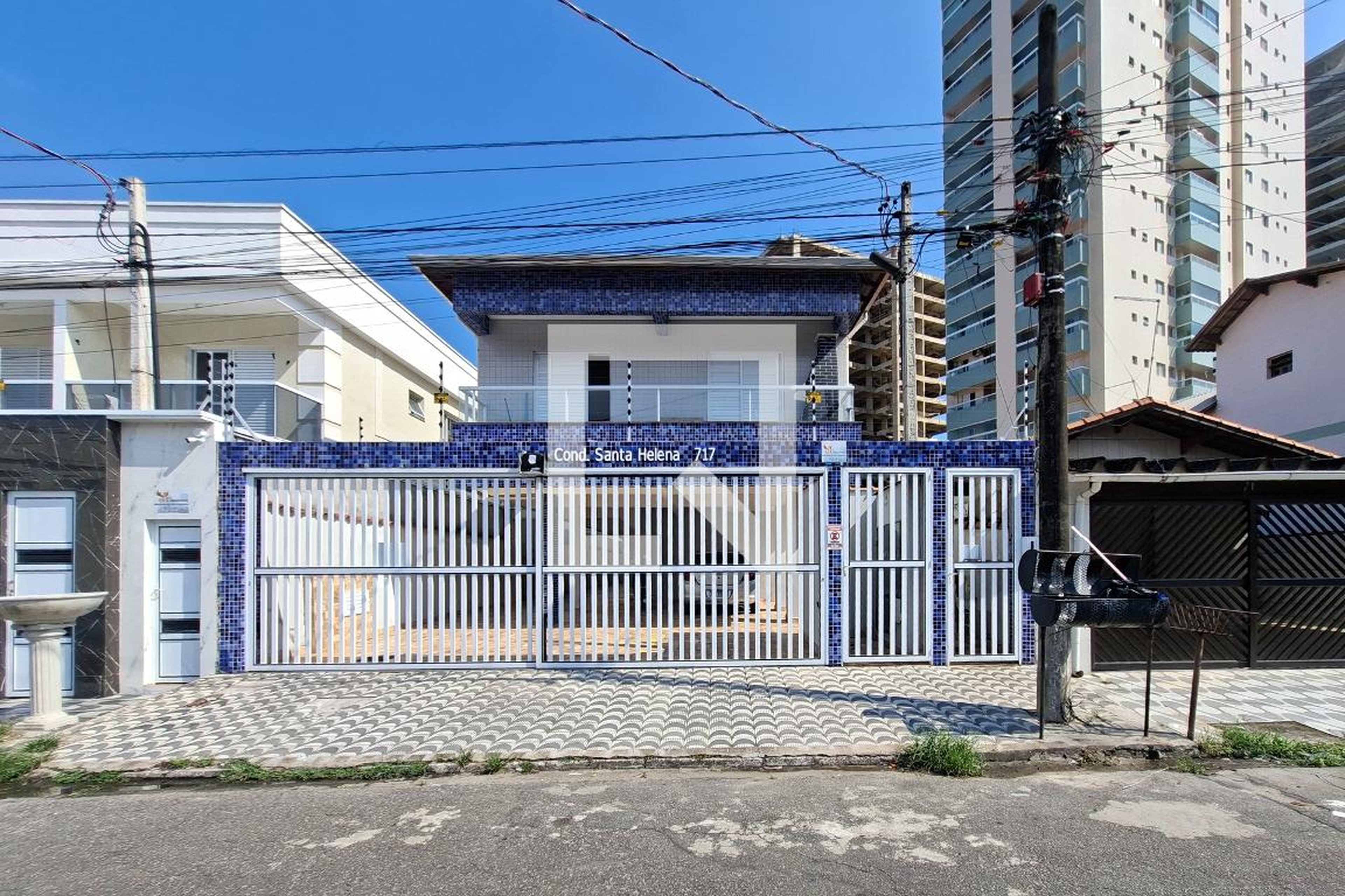 Fachada do Prédio Condomínio em Rua Poços de Caldas, 717