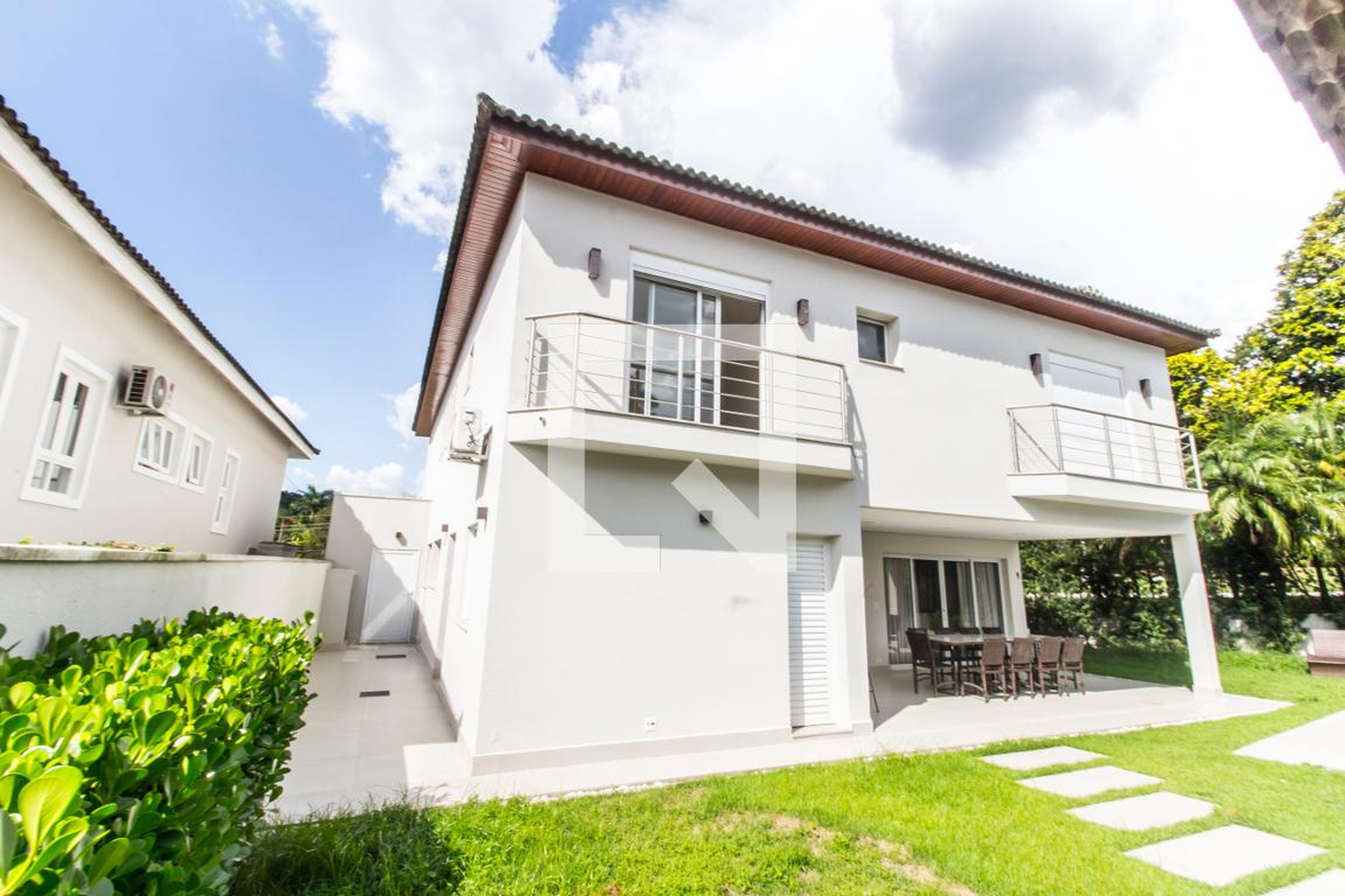 Fachada Condomínio em Alameda Lambarí, 114