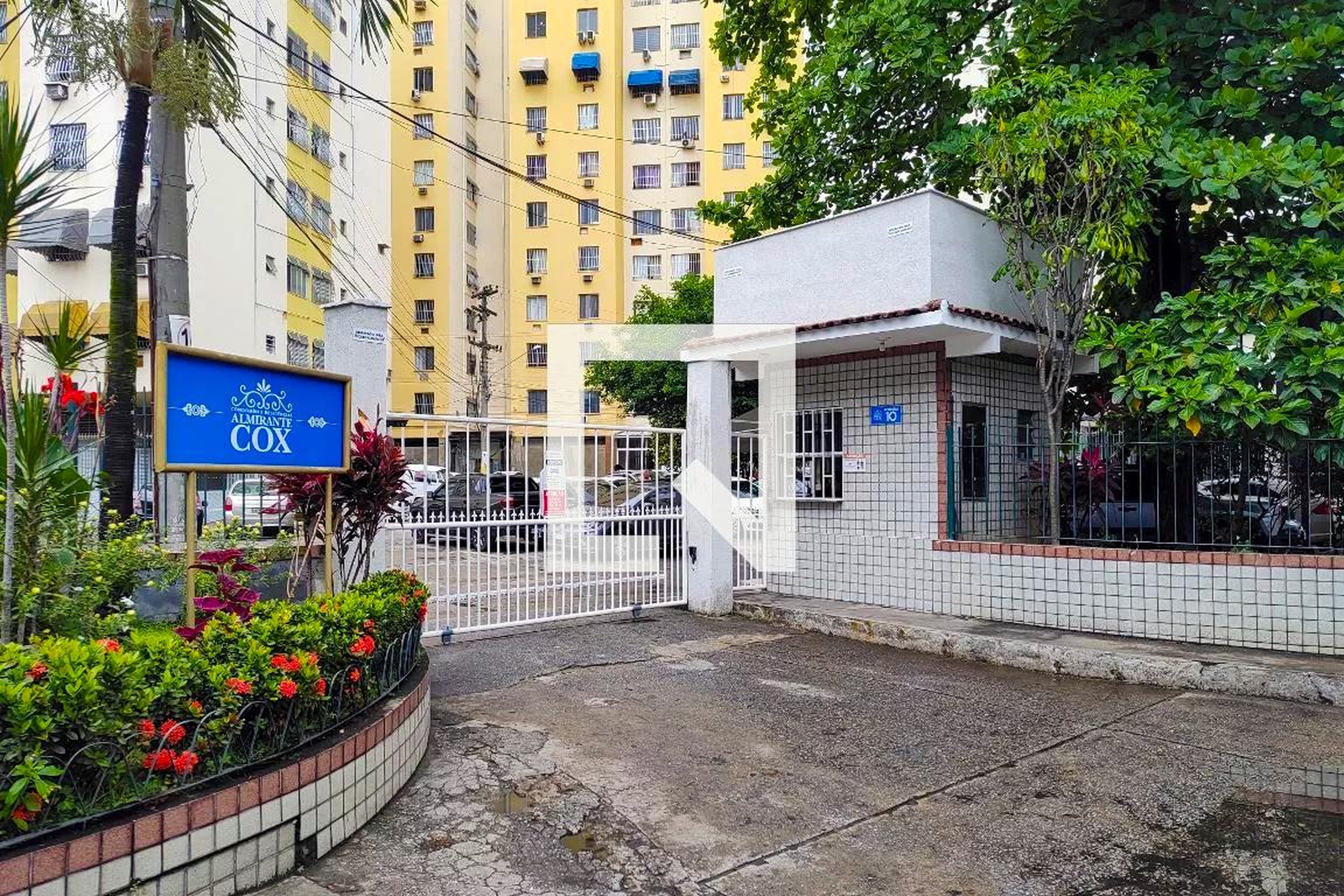 Fachada do condomínio Condomínio Almirante Cox