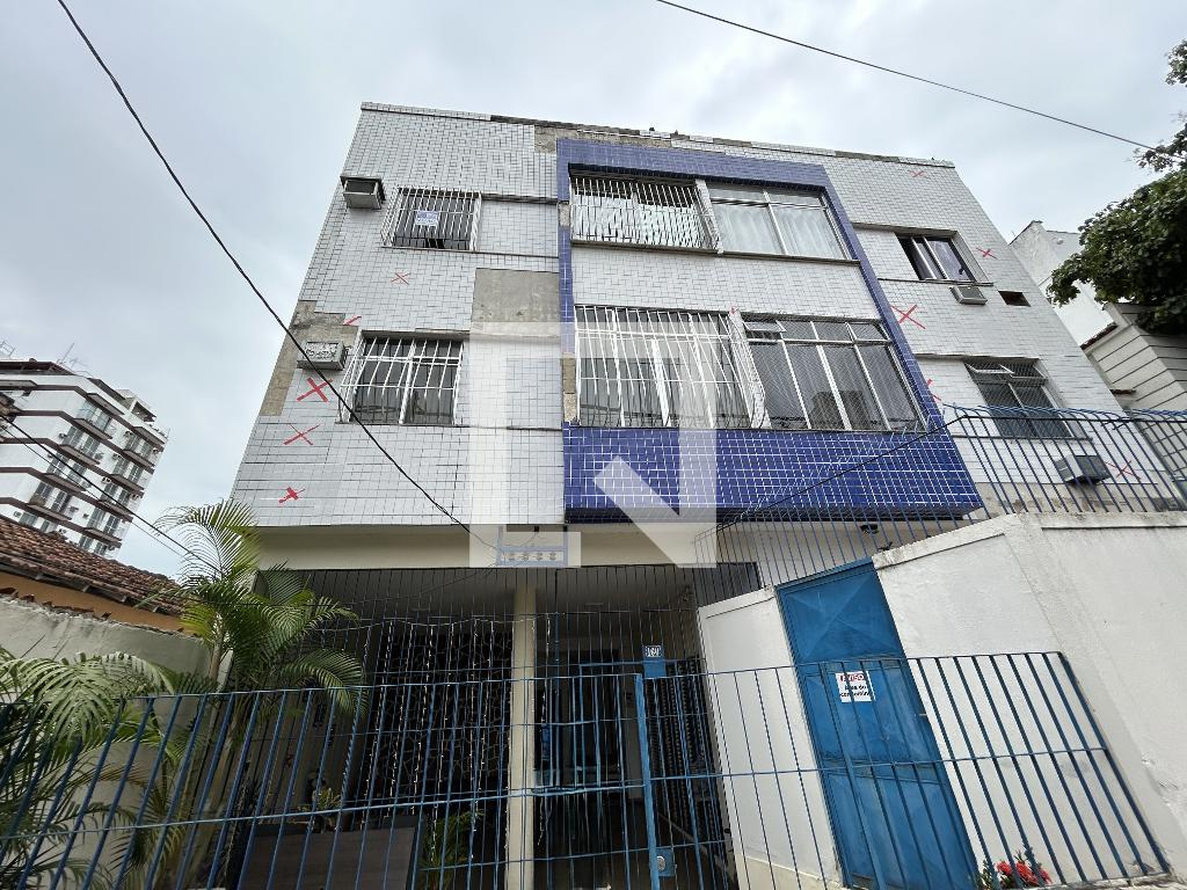 Fachada Condomínio em Rua Estevão Silva, 160