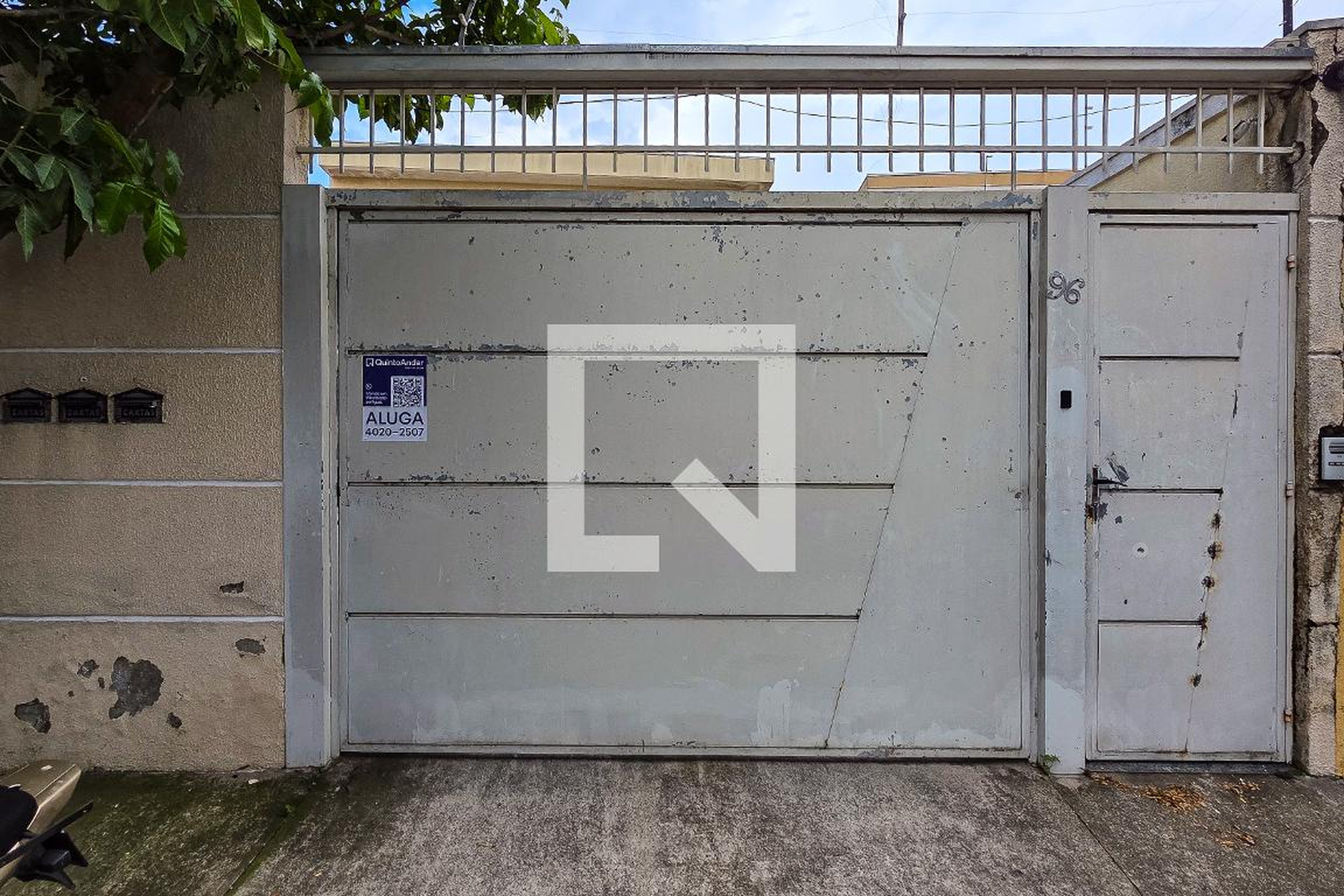 Fachada Condomínio em Rua Custóias, 96