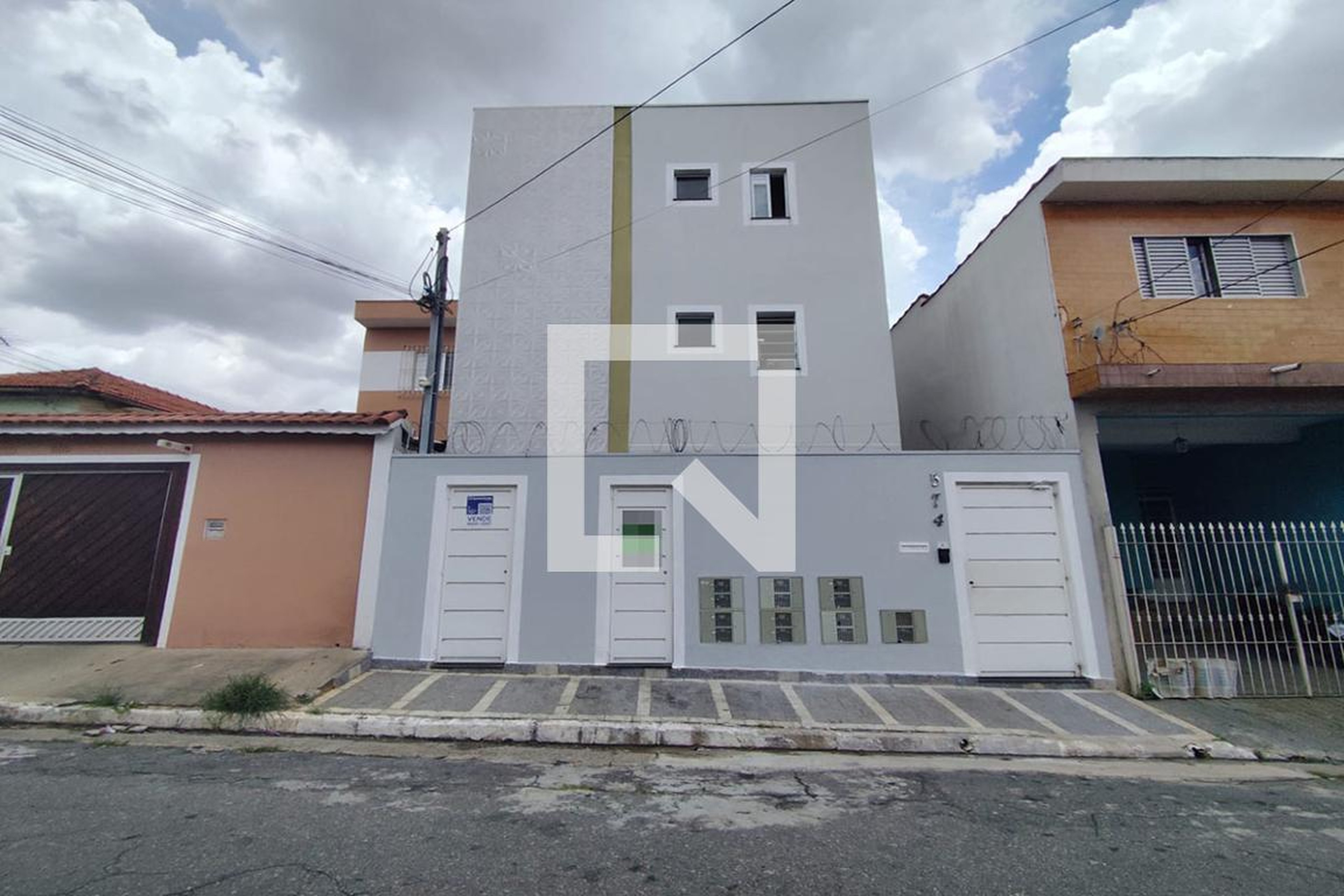 Fachada Condomínio em Rua Doutor Flamiano Costa, 574