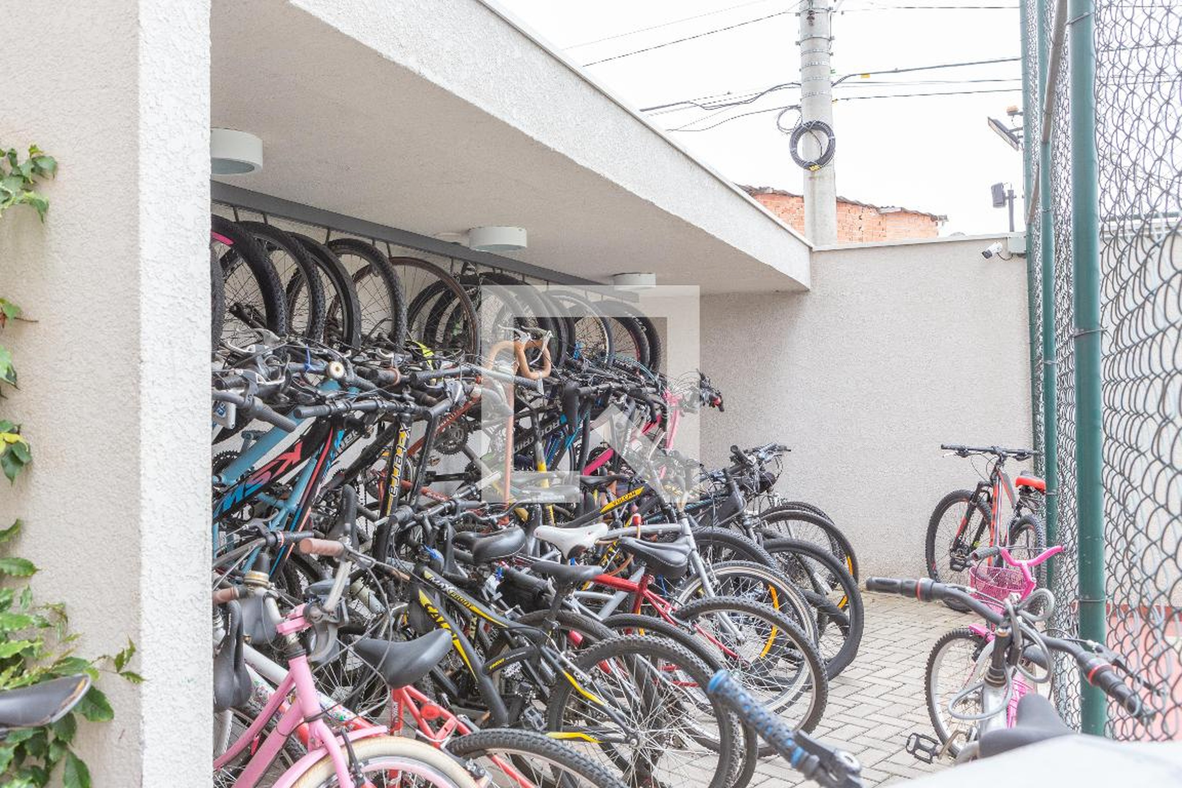 Bicicletário - Barra Viva - Torre Alegria apto 301