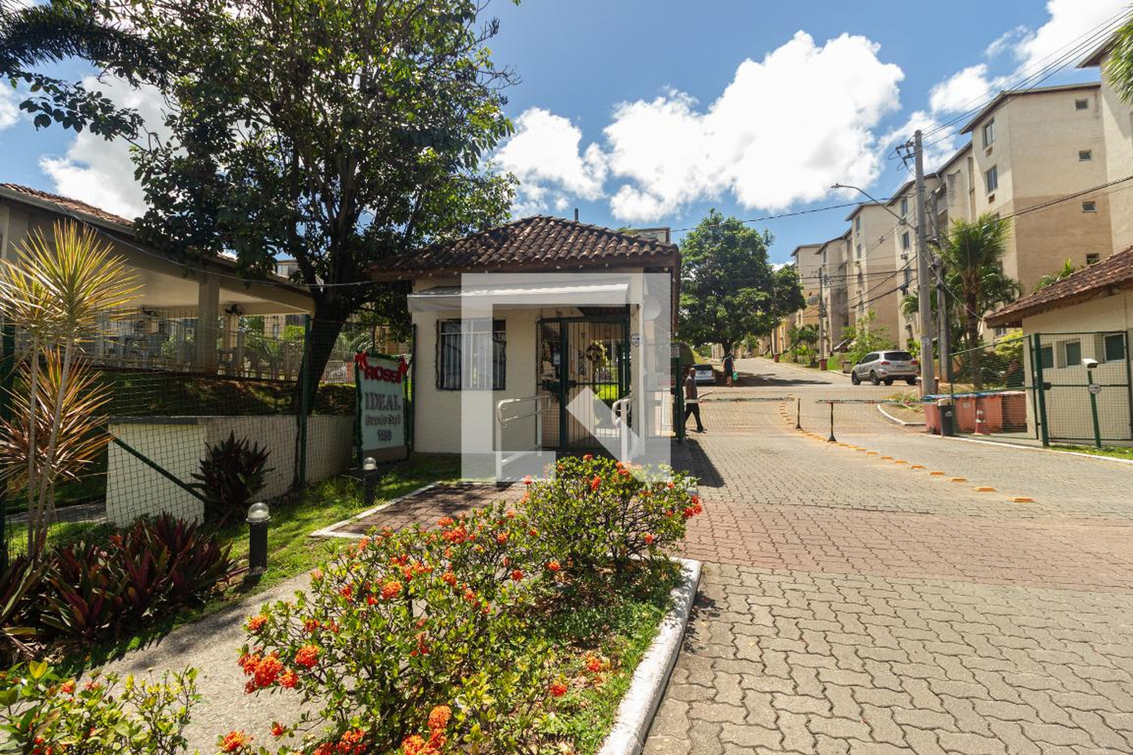 Fachada do condomínio Condomínio em Estrada Guandú do Sapé, 1250