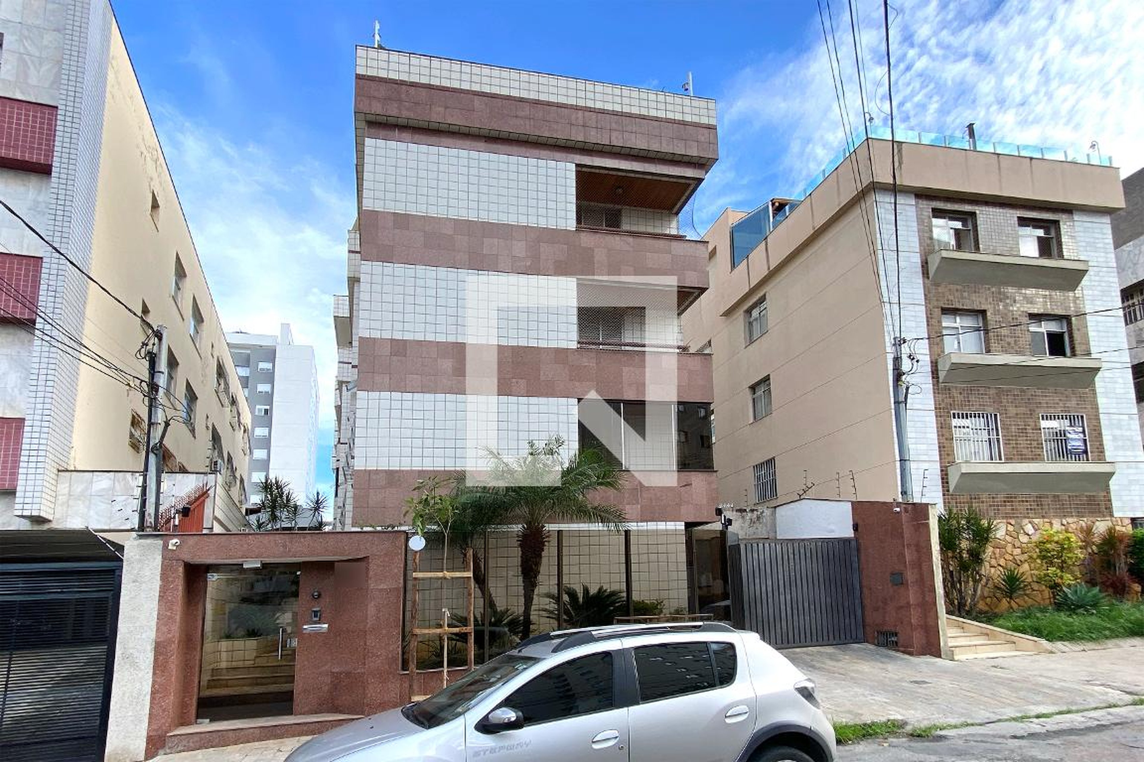 Fachada Condomínio em Rua Waldir Leite Pena, 145