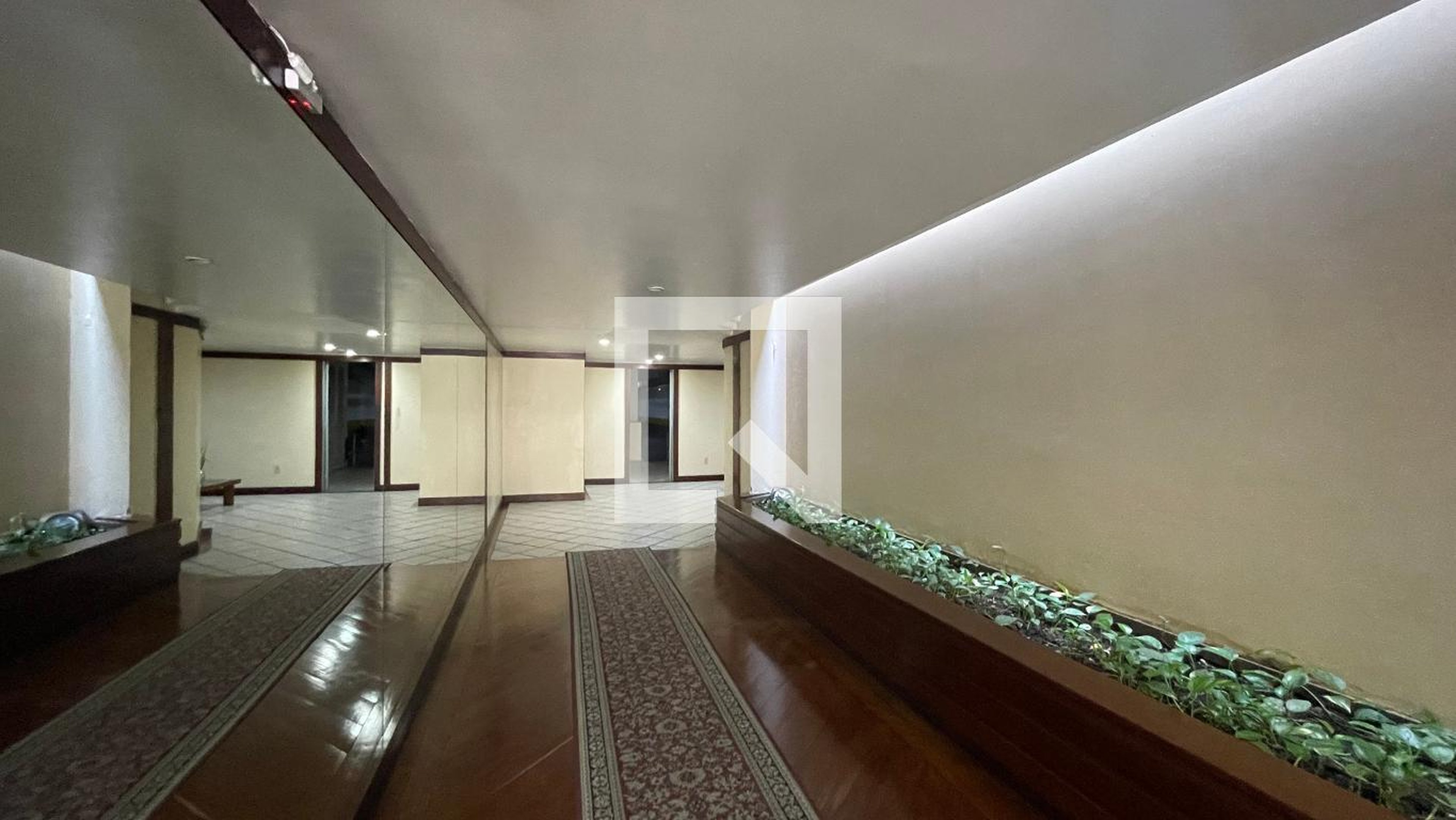 Portaria Condomínio em Rua Visconde de Cabo Frio, 21