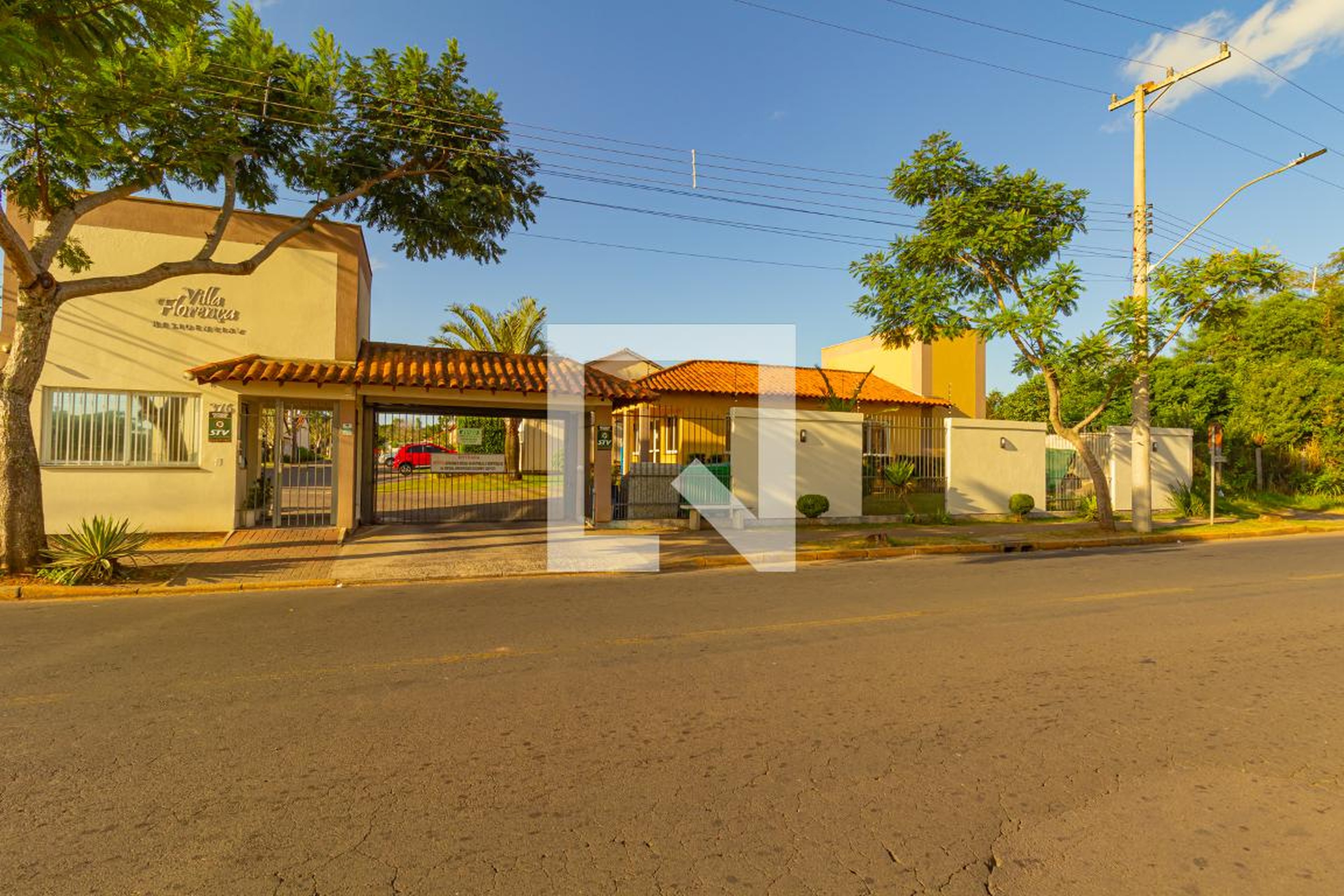 Fachada do Condomínio Condomínio Villa Florença