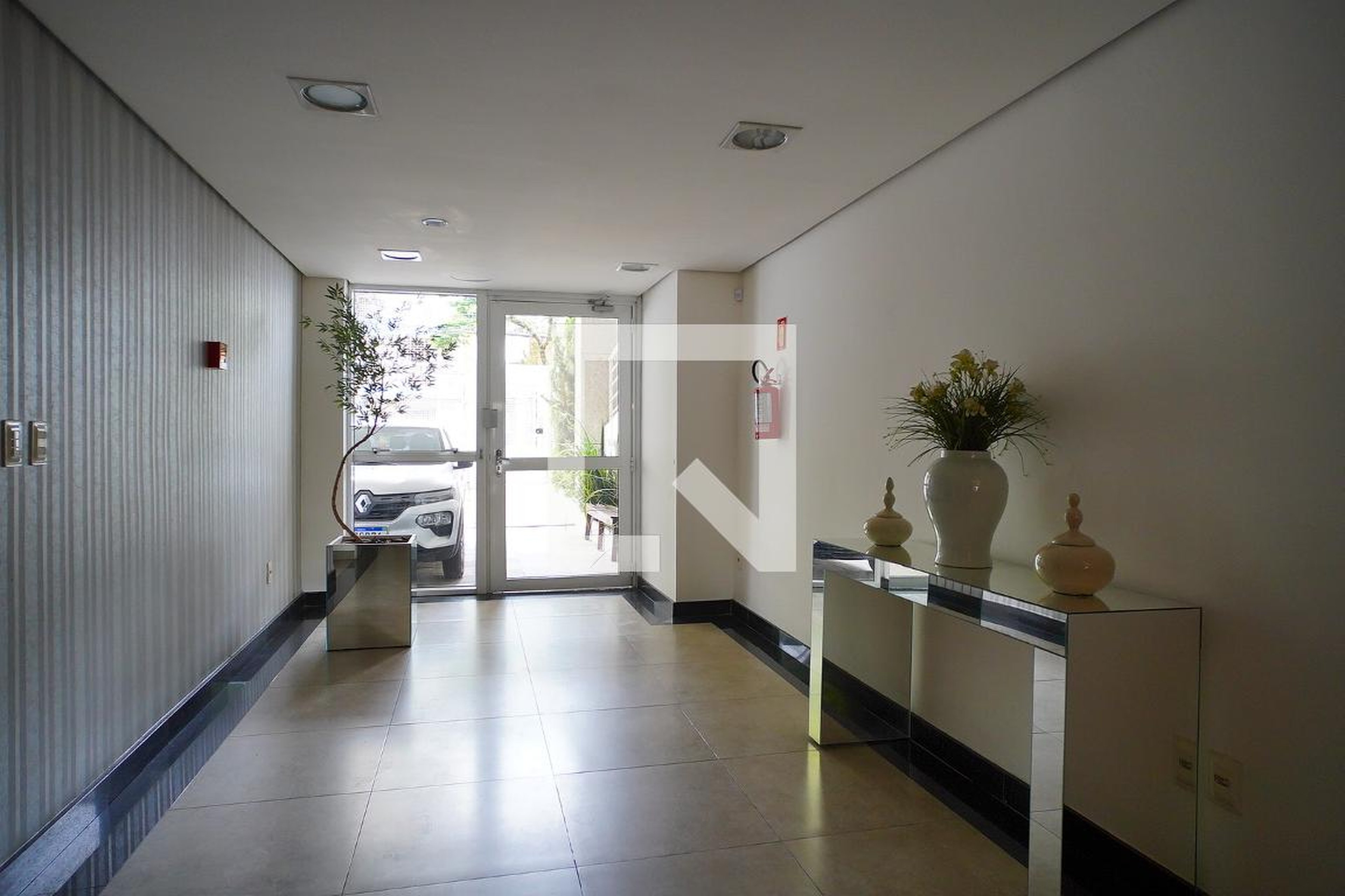Hall de entrada Condomínio em Rua Santo Antônio, 333