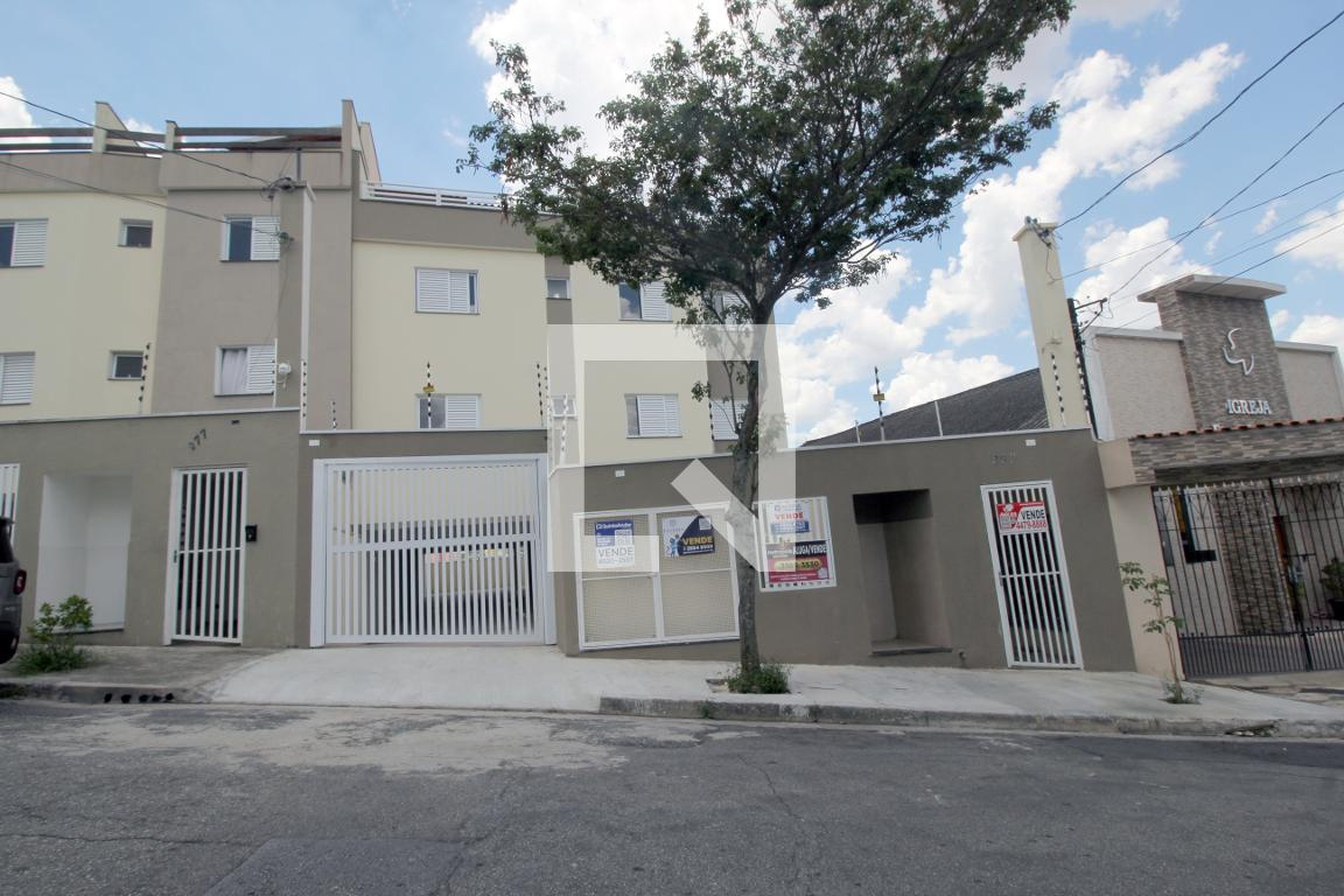 Fachada Condomínio em Rua Cremona, 297