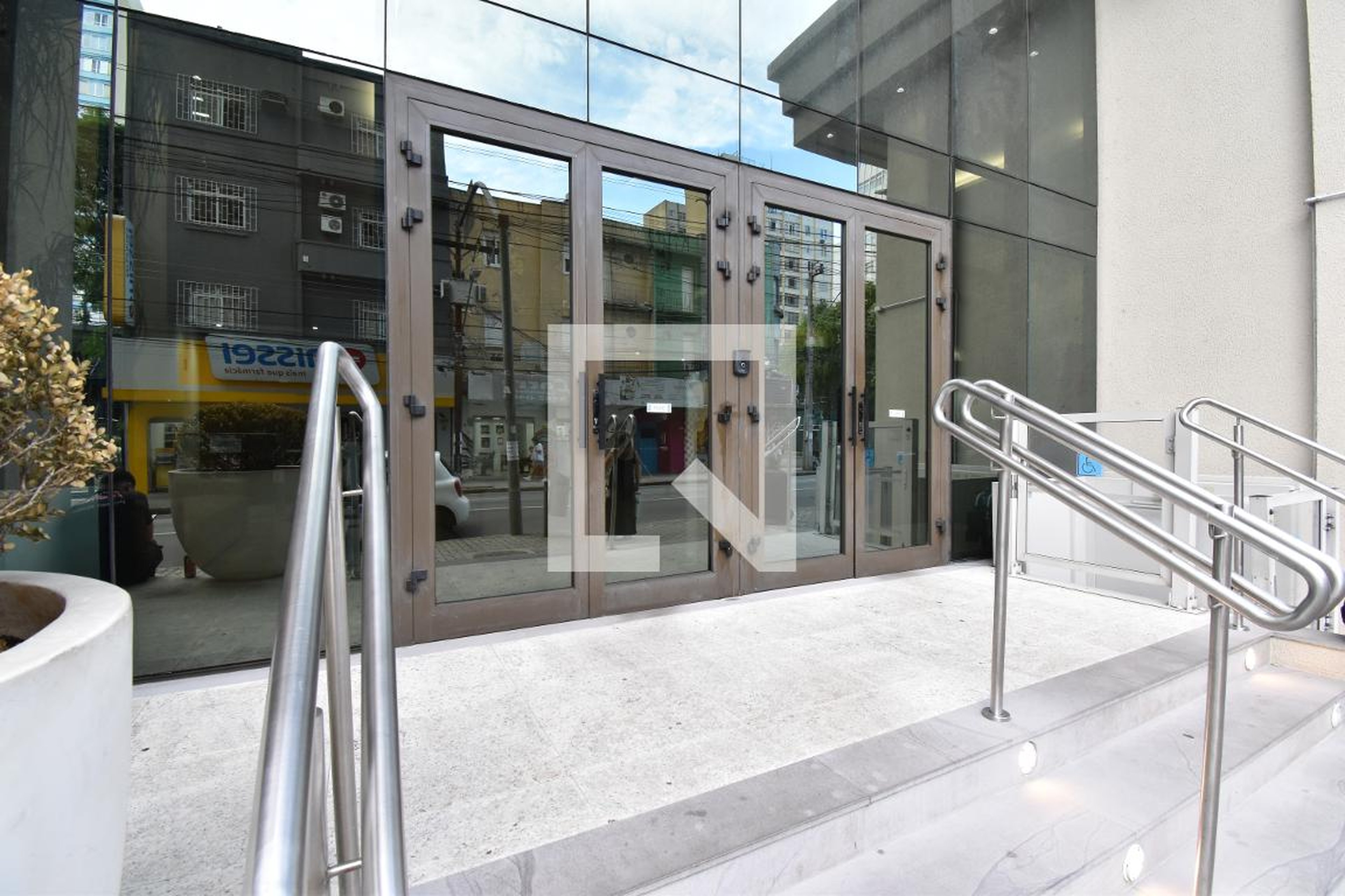 Fachada Condomínio em Rua XV de Novembro, 1155