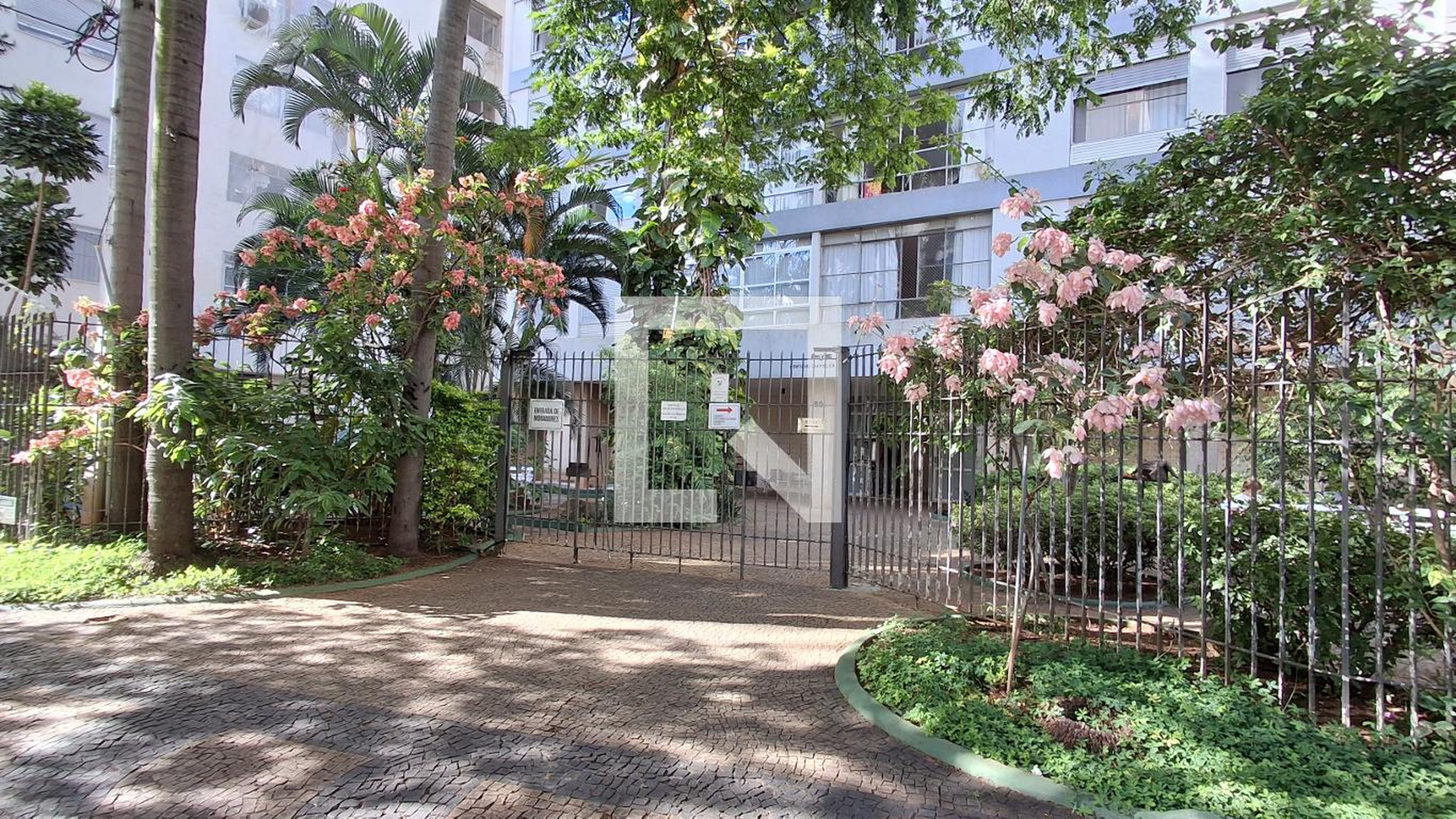 Fachada Condomínio Milão