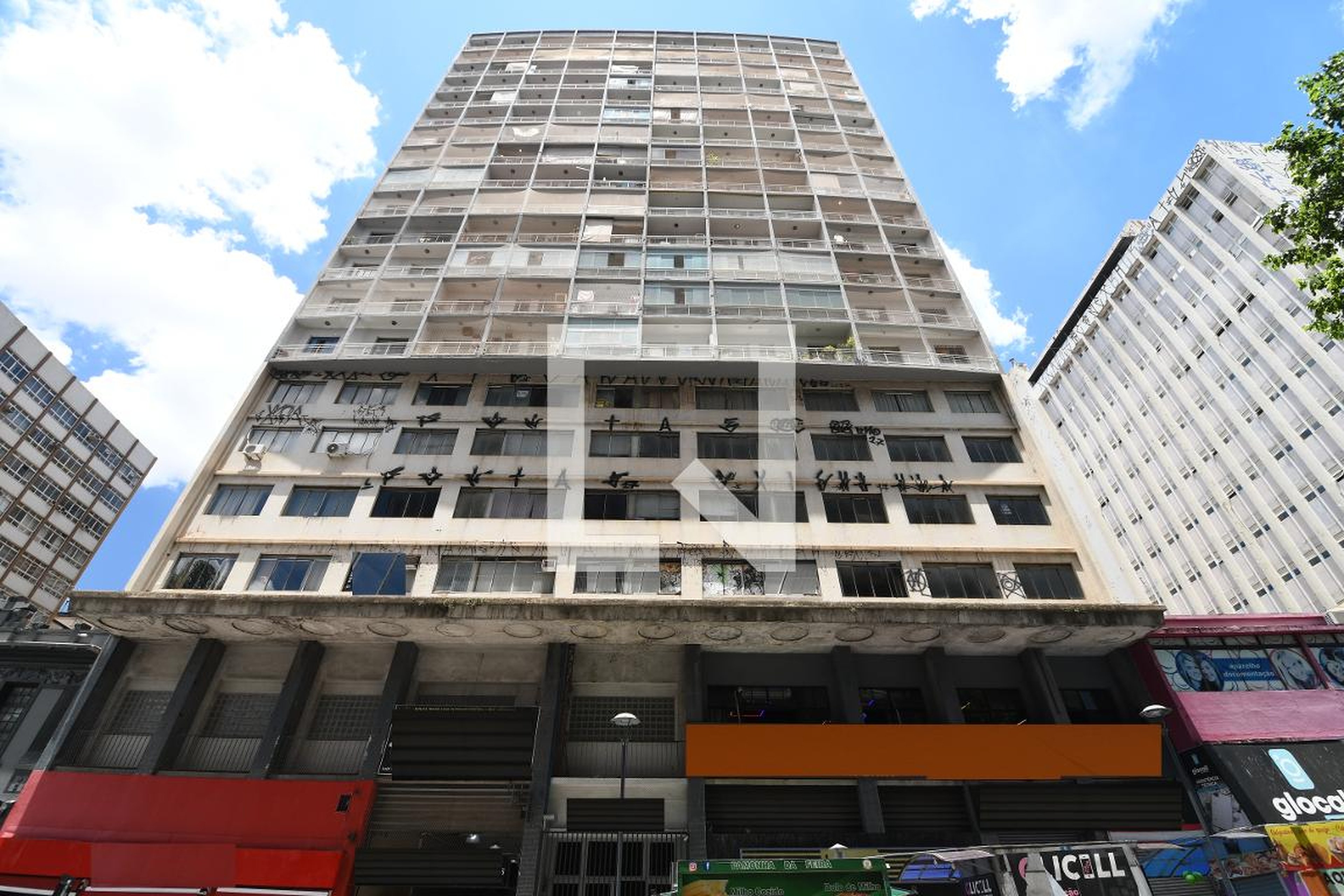 Fachada do Prédio Condomínio em Avenida Francisco Glicério, 980