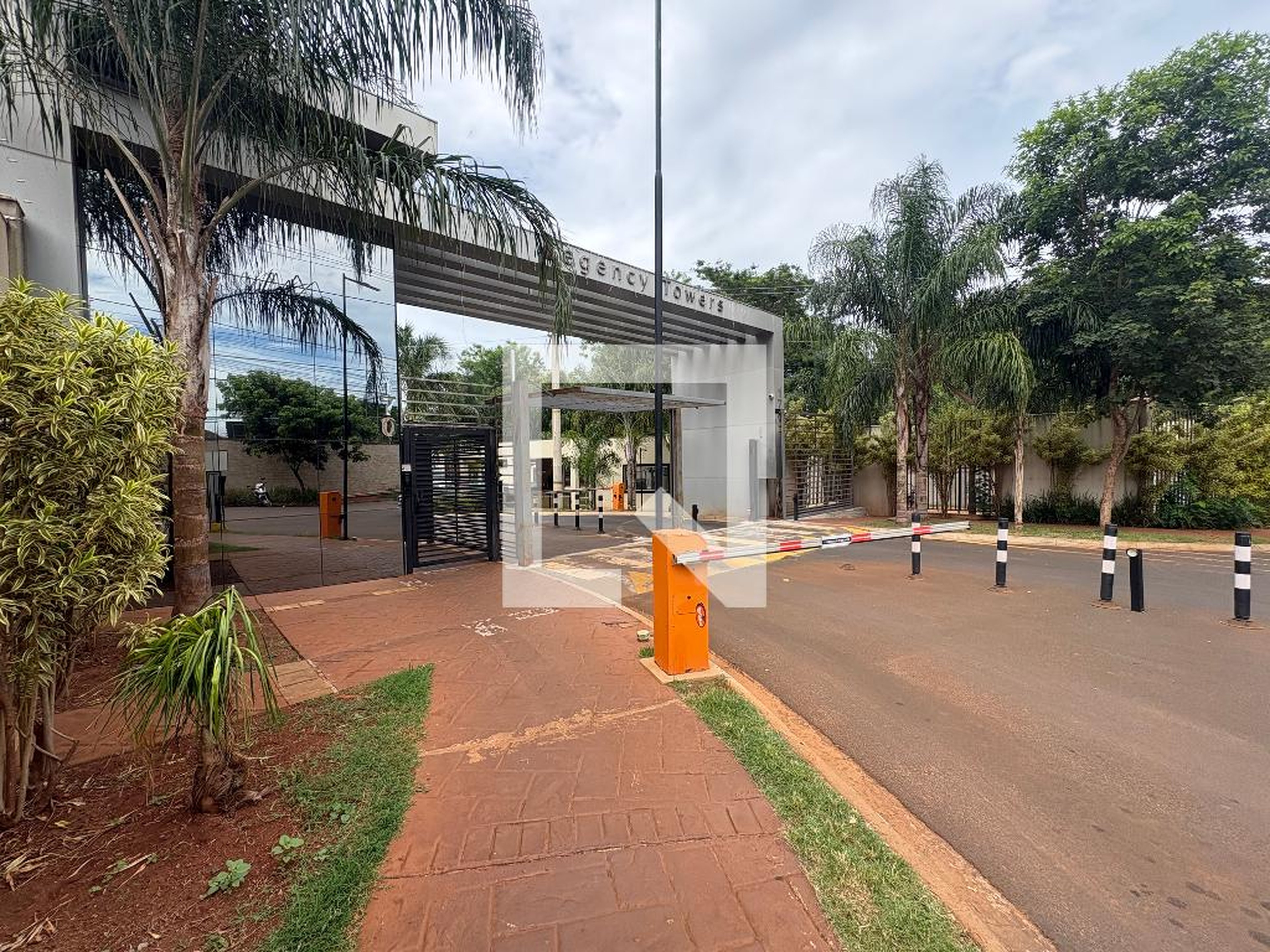 Fachada Condomínio Regency Towers