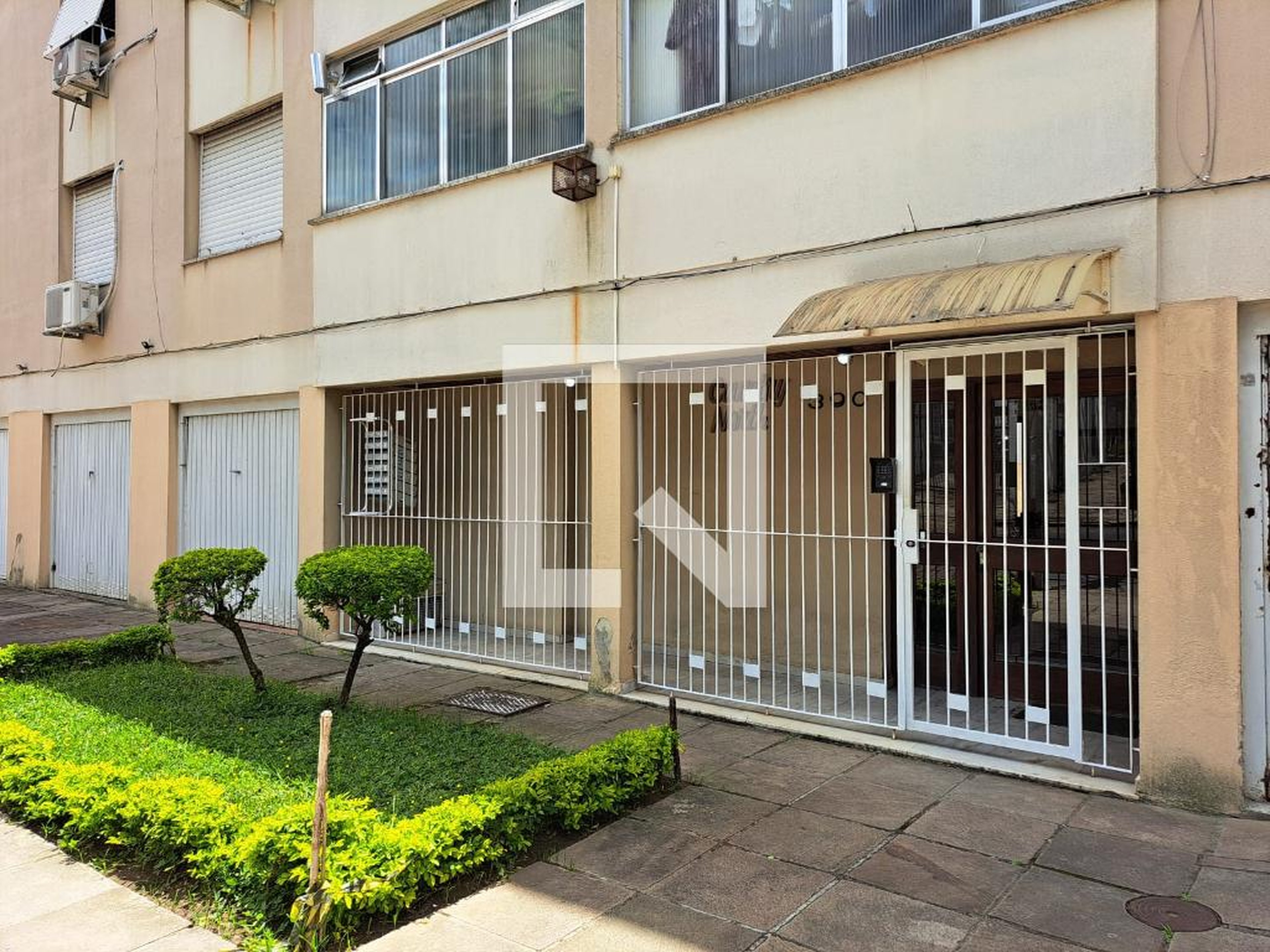 Fachada Condomínio em Rua Geraldo Souza Moreira, 390