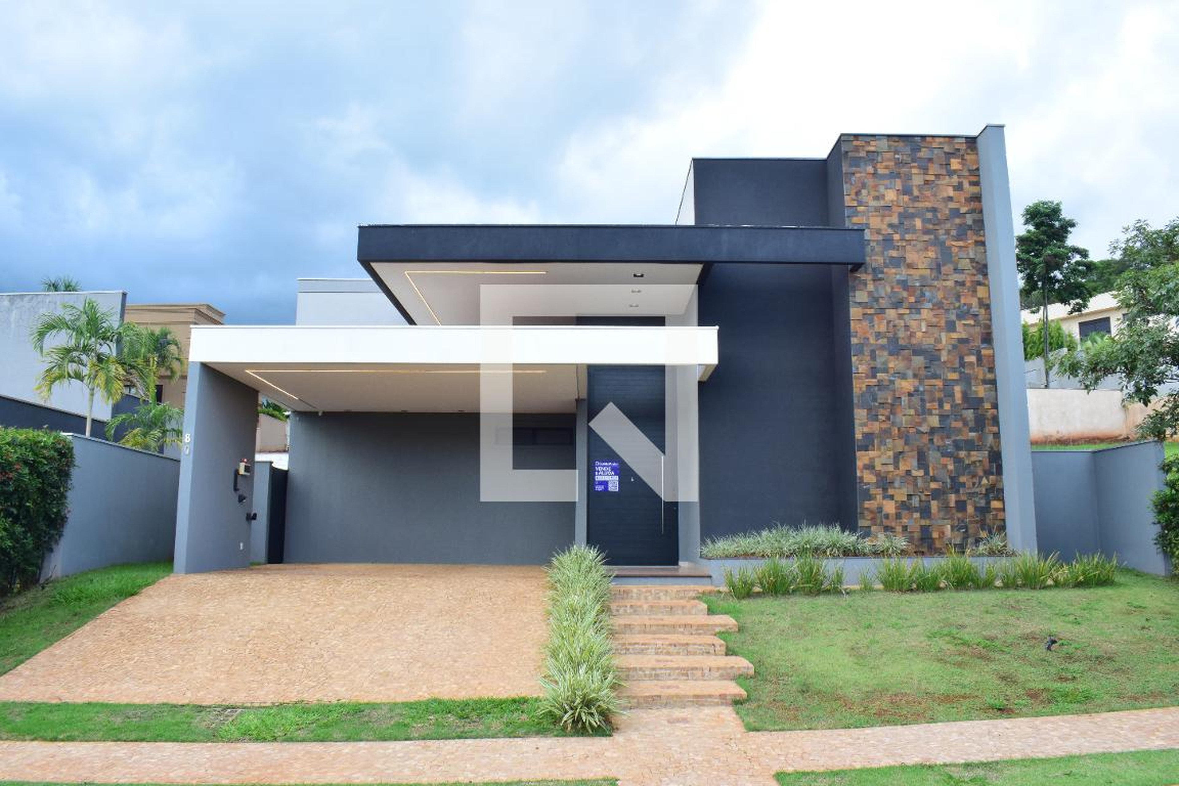 Fachada Condomínio em Rua Sophia de Abreu Campos, 80