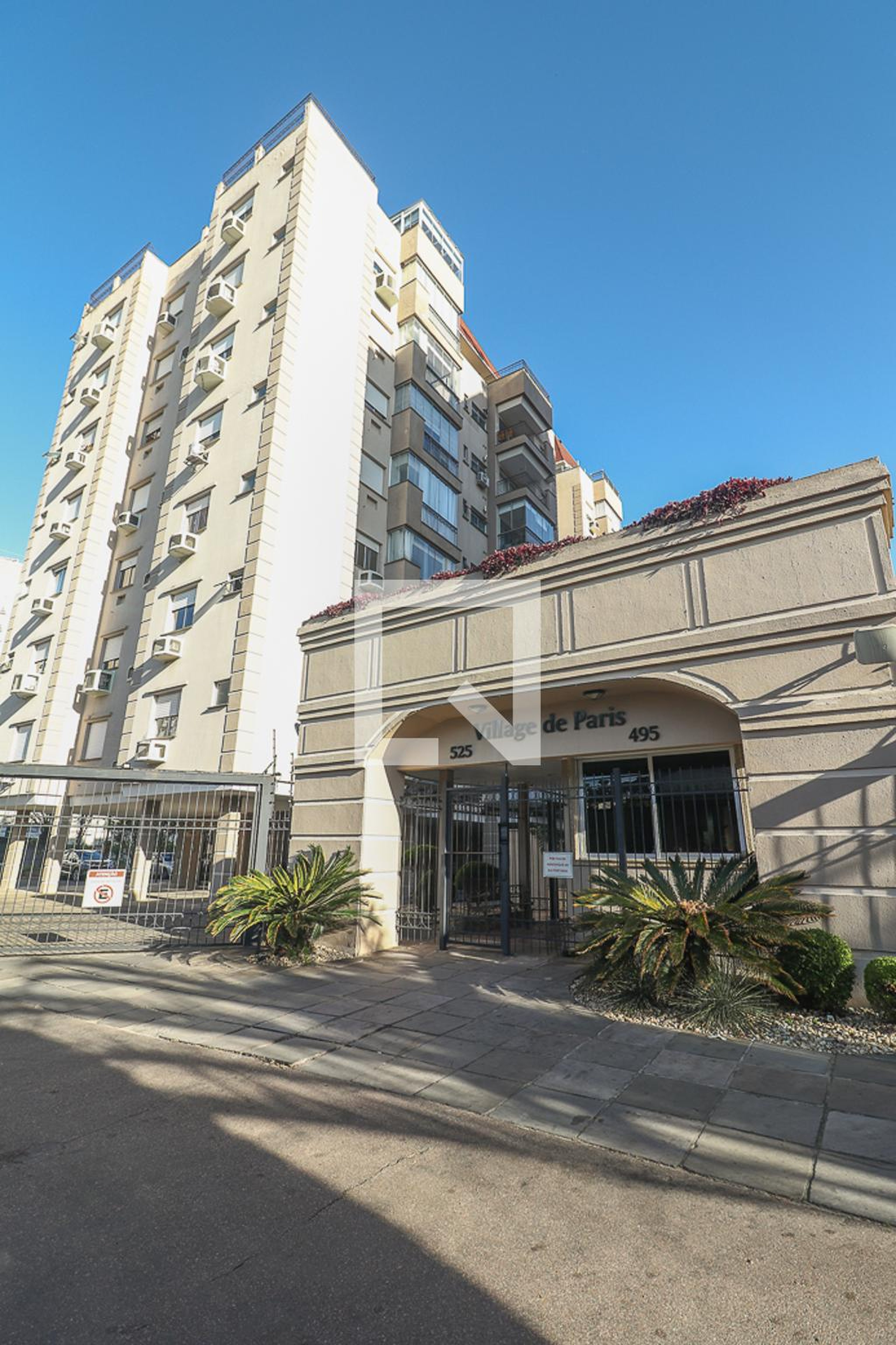 Fachada Condomínio Village de Paris